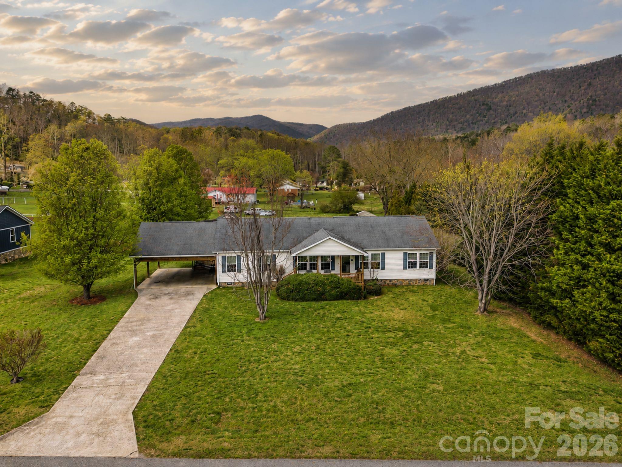 22 Brookfield Lane — Old Fort