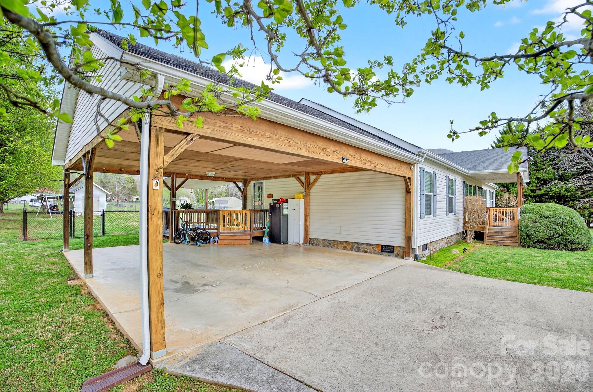 22 Brookfield Lane — Old Fort