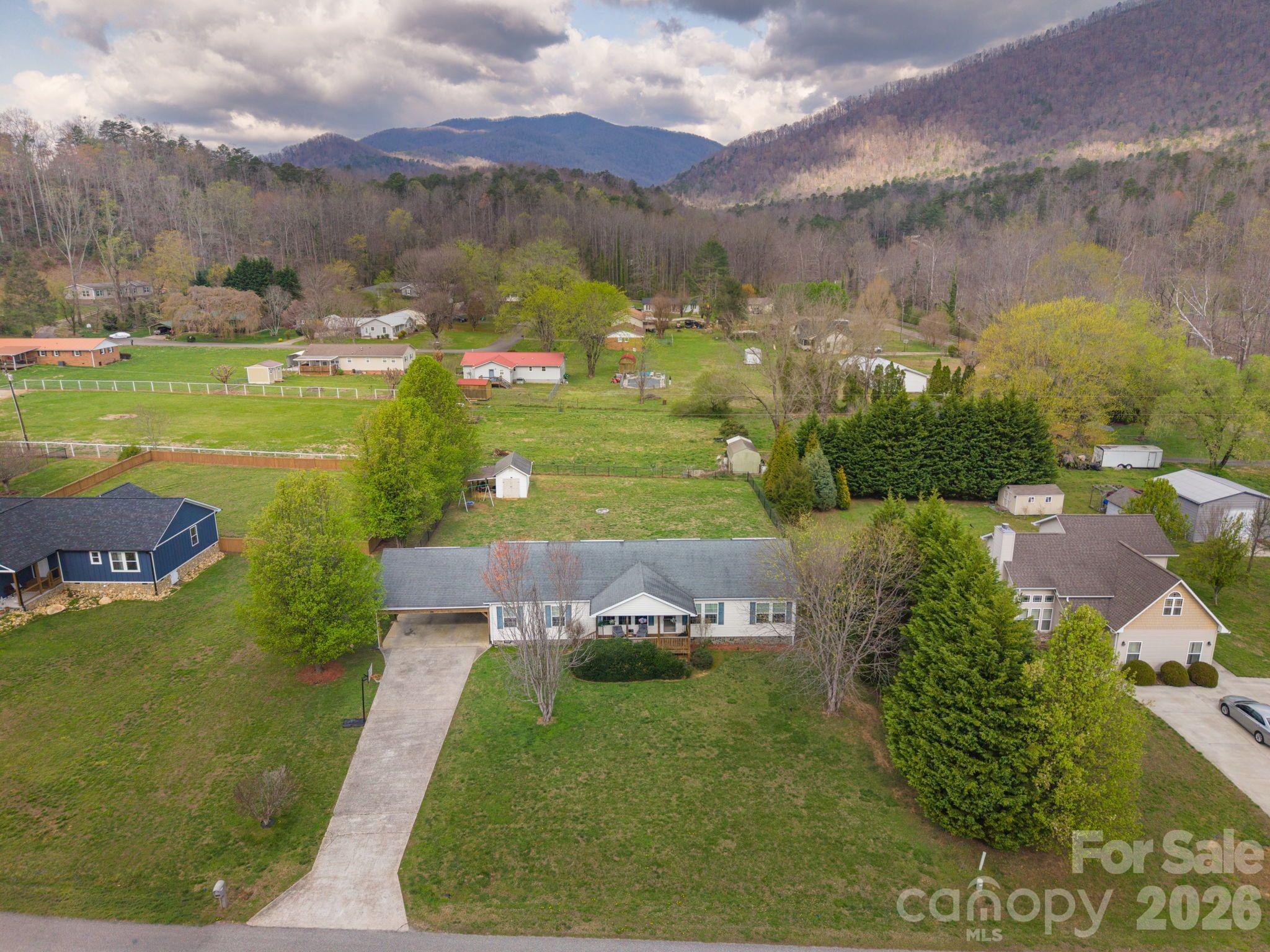 22 Brookfield Lane — Old Fort
