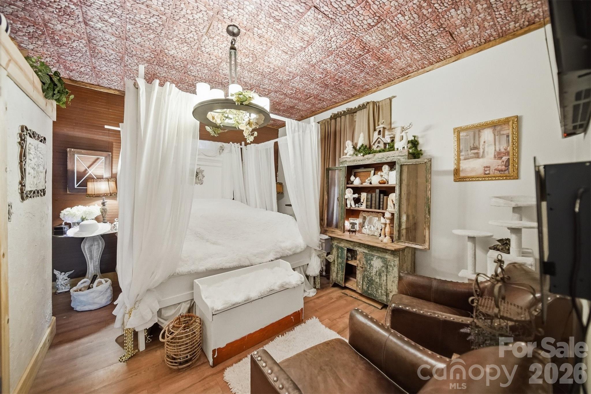 507 Oak Street SW — Lenoir