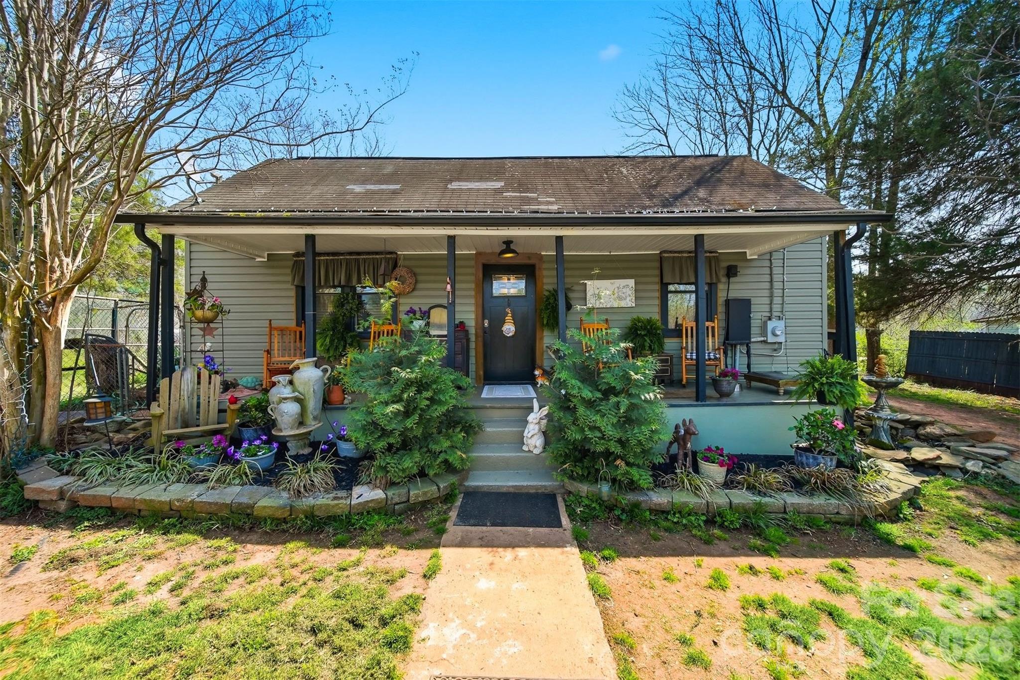 507 Oak Street SW — Lenoir