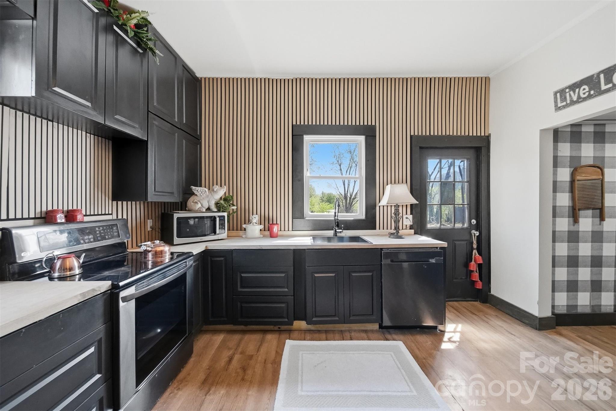 507 Oak Street SW — Lenoir