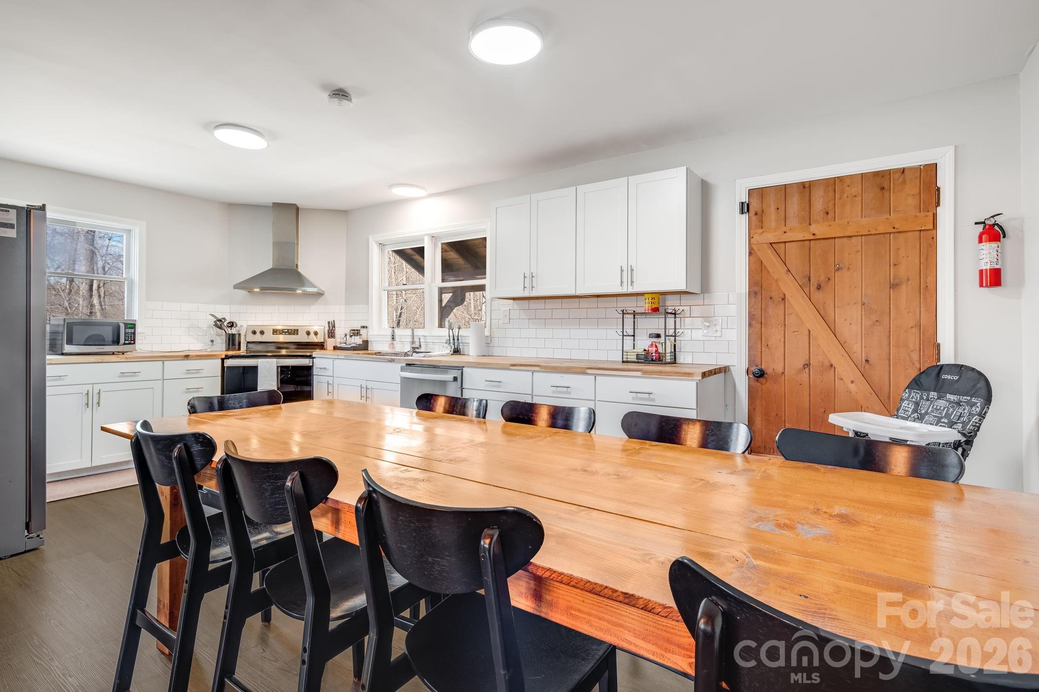 114 Johns Creek Road — Canton