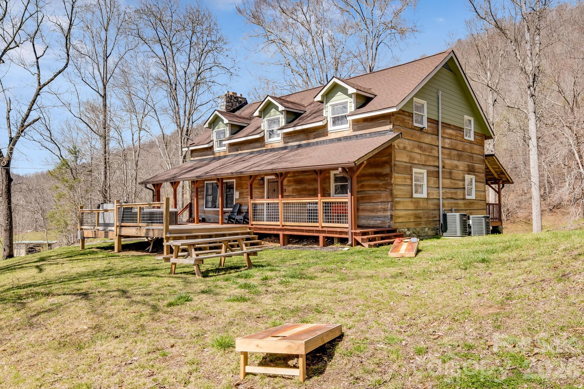 114 Johns Creek Road — Canton