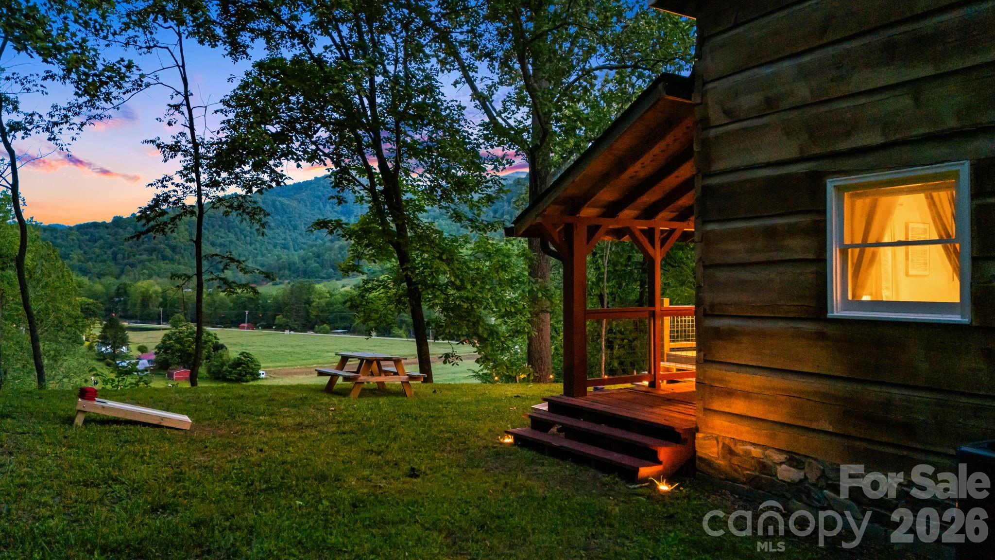 114 Johns Creek Road — Canton