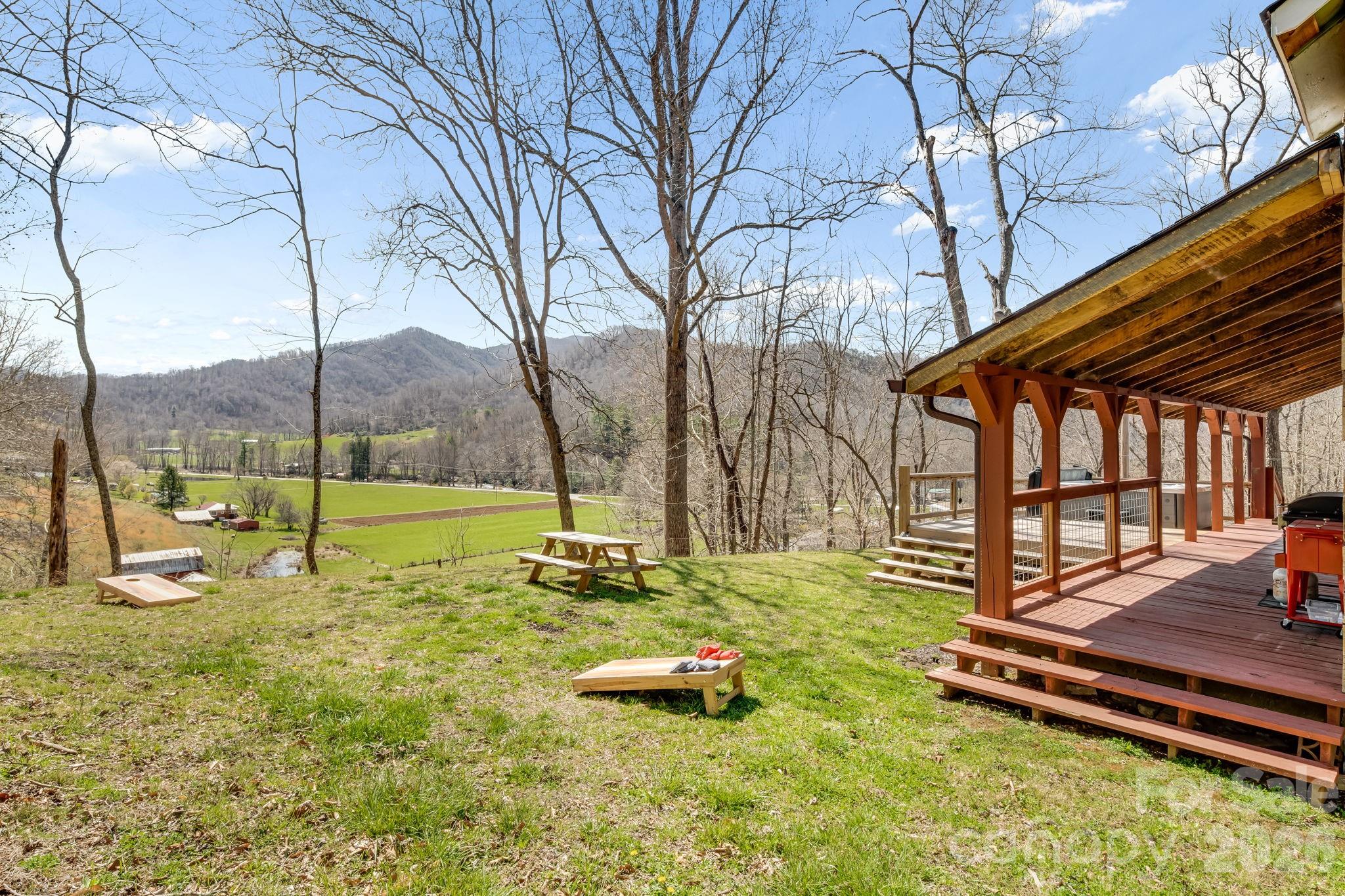 114 Johns Creek Road — Canton