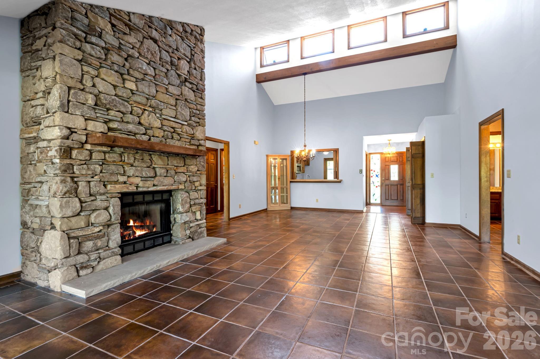 3104 Cove Loop Road — Hendersonville