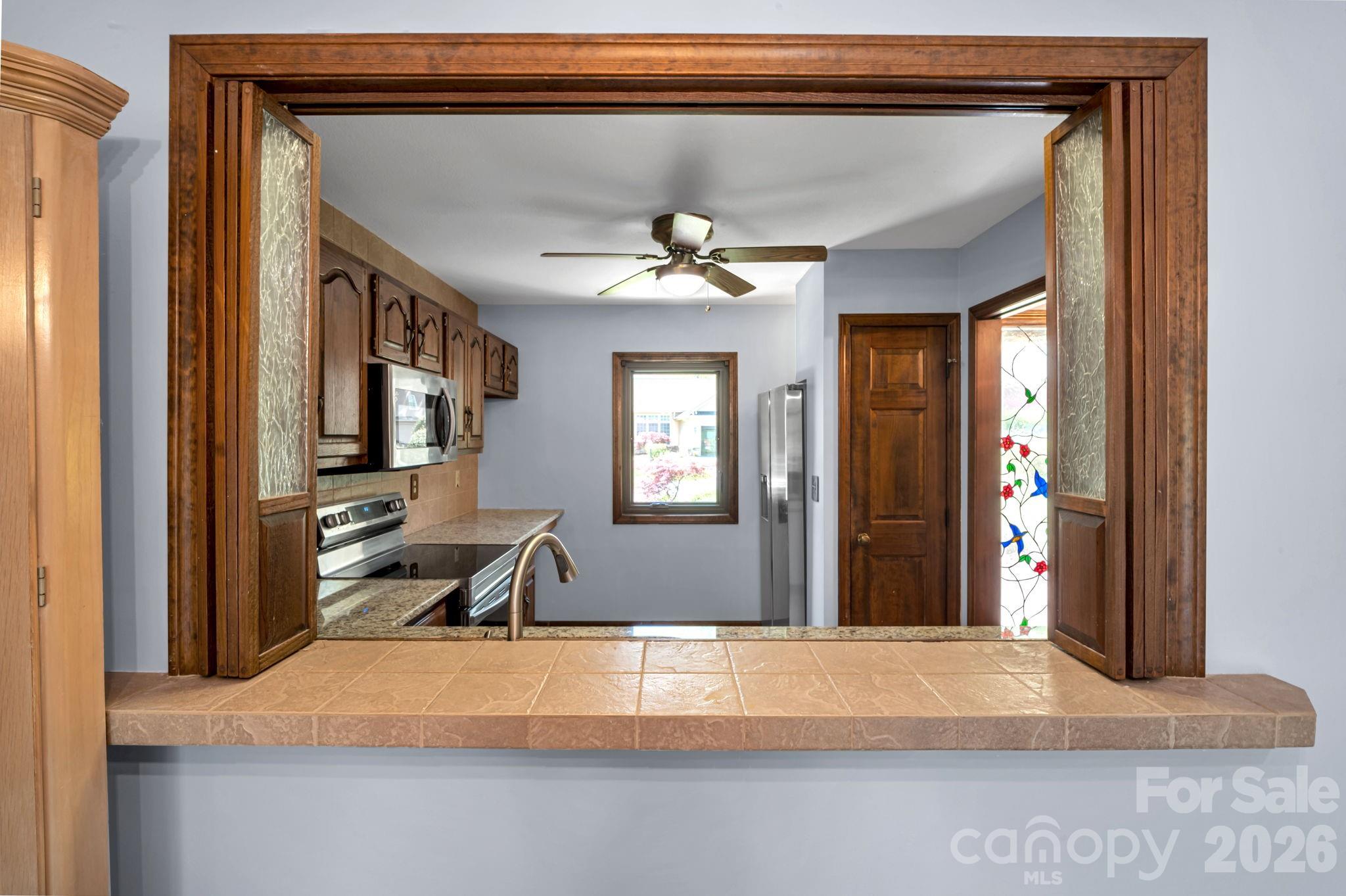 3104 Cove Loop Road — Hendersonville