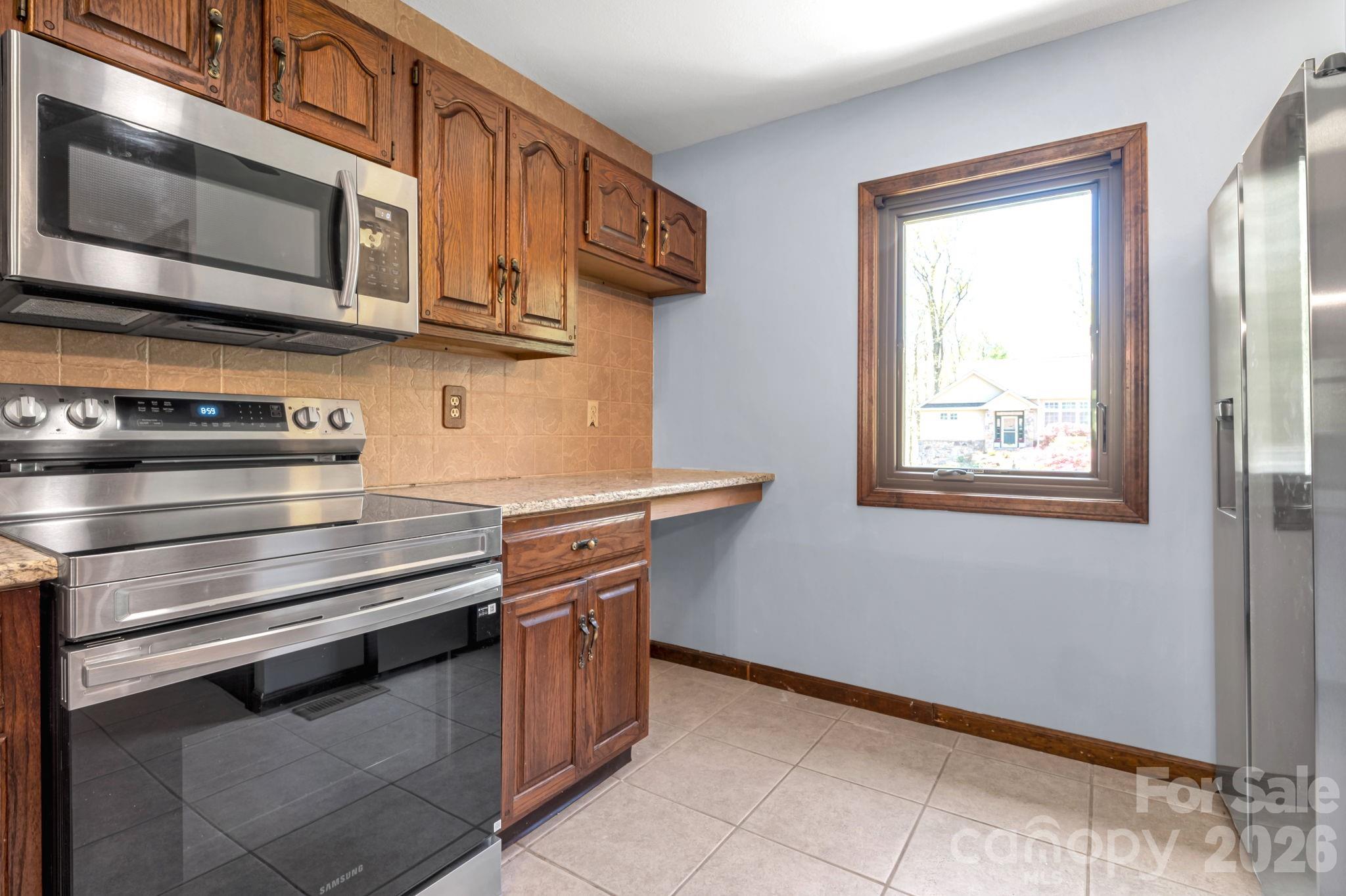 3104 Cove Loop Road — Hendersonville
