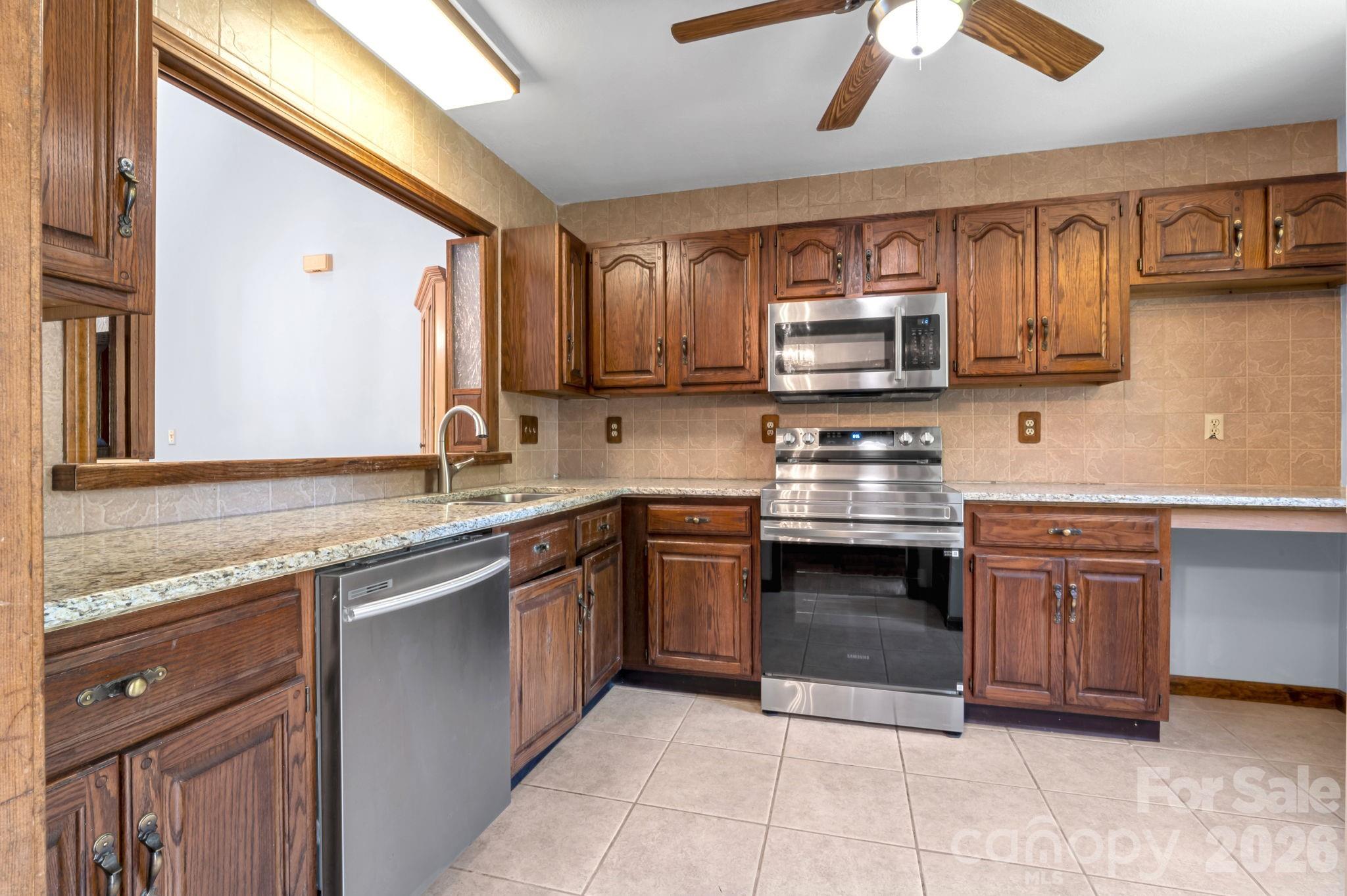 3104 Cove Loop Road — Hendersonville