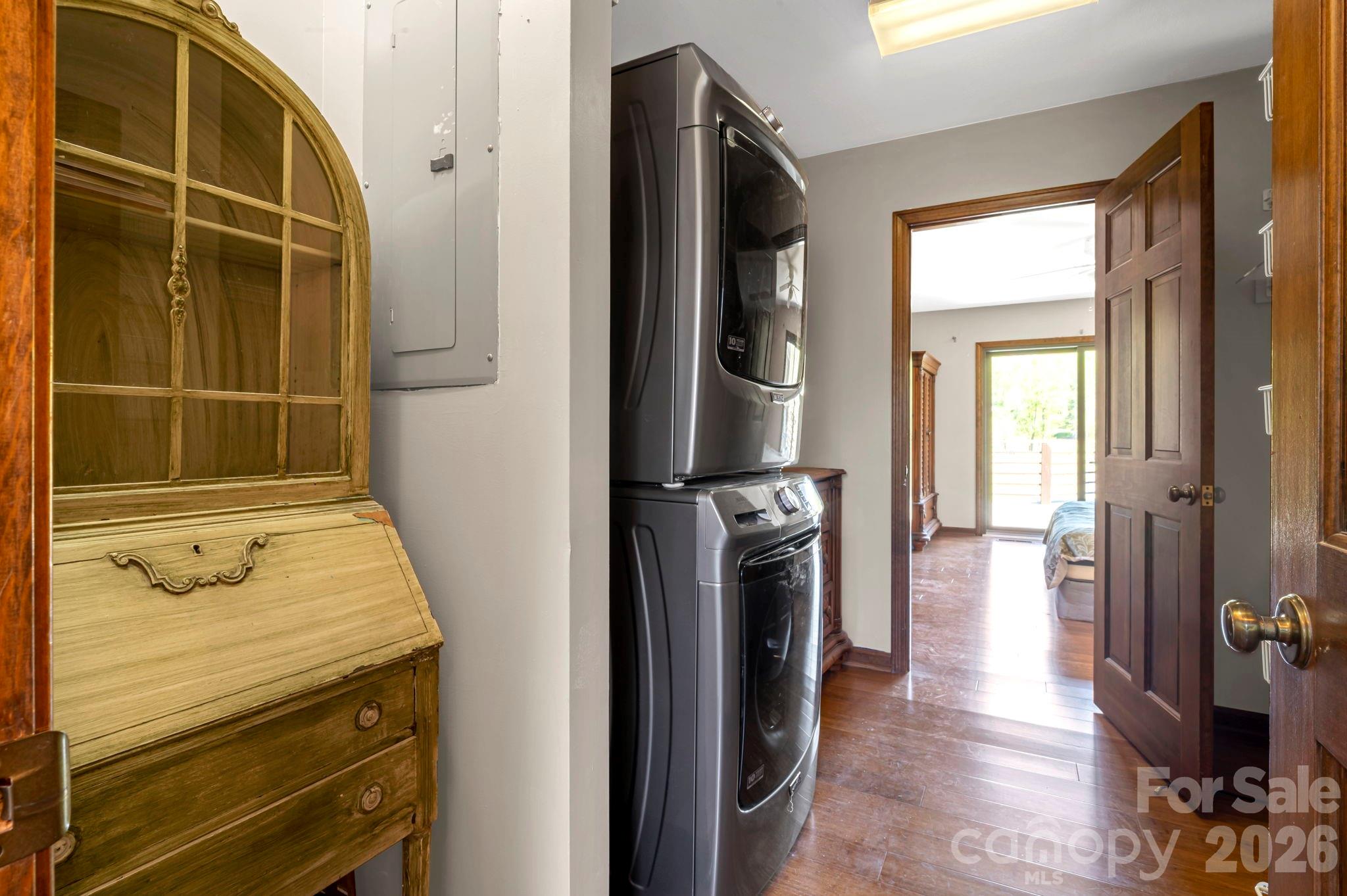 3104 Cove Loop Road — Hendersonville