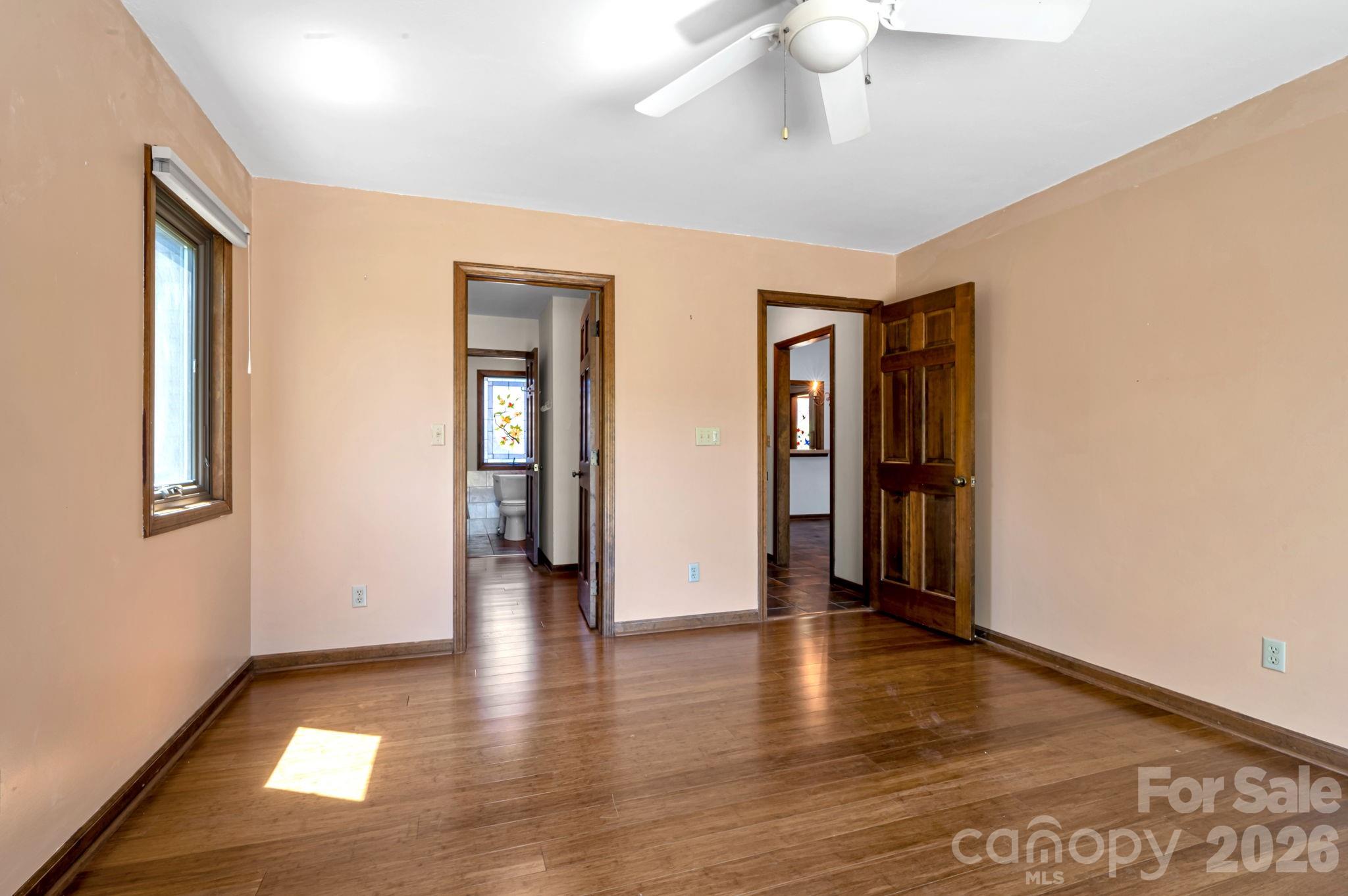 3104 Cove Loop Road — Hendersonville