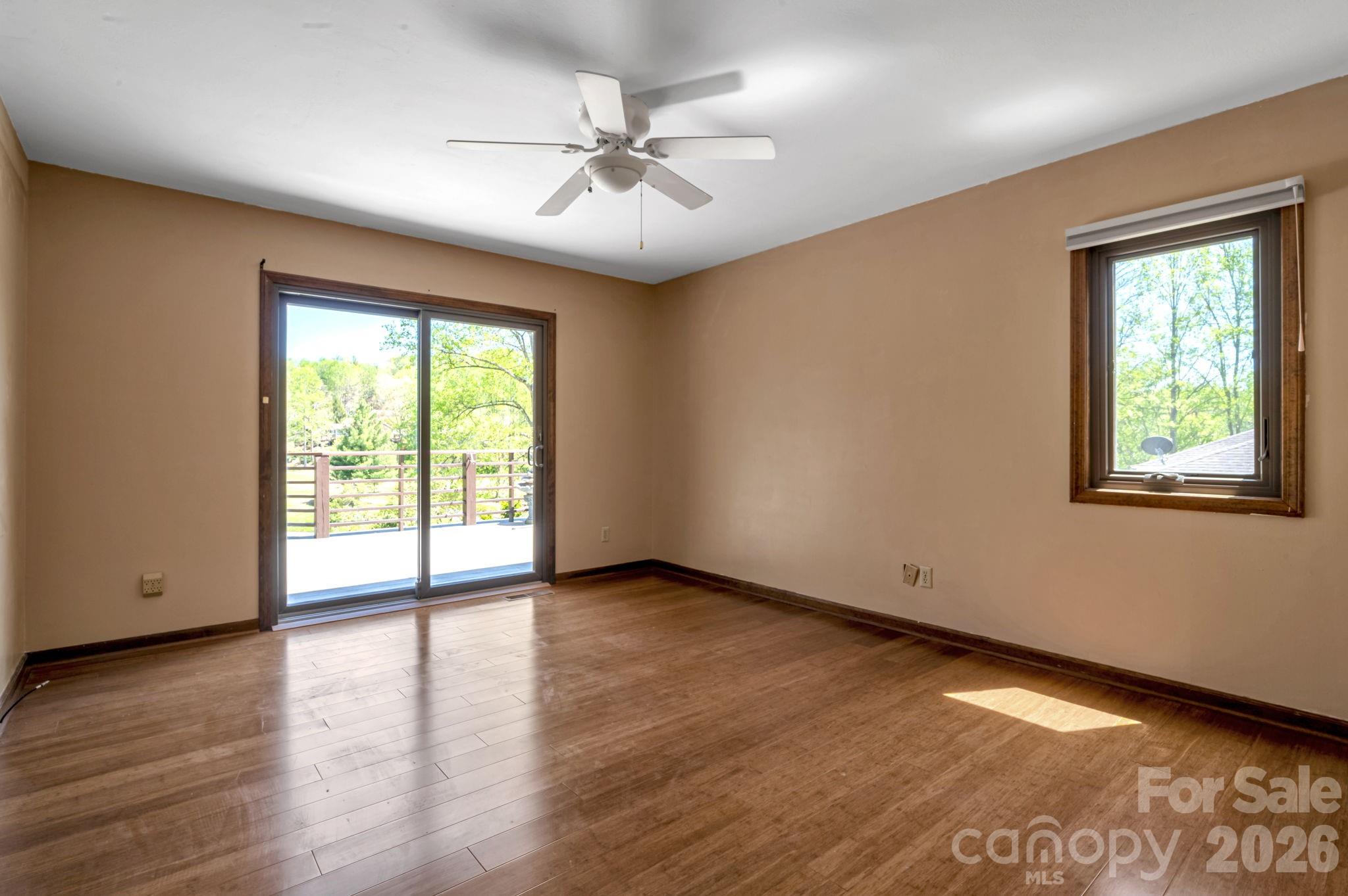 3104 Cove Loop Road — Hendersonville