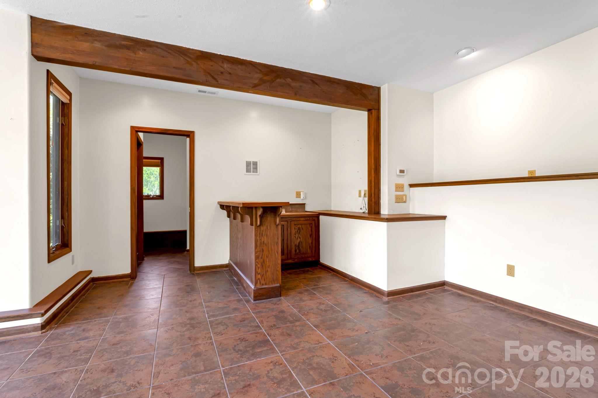 3104 Cove Loop Road — Hendersonville
