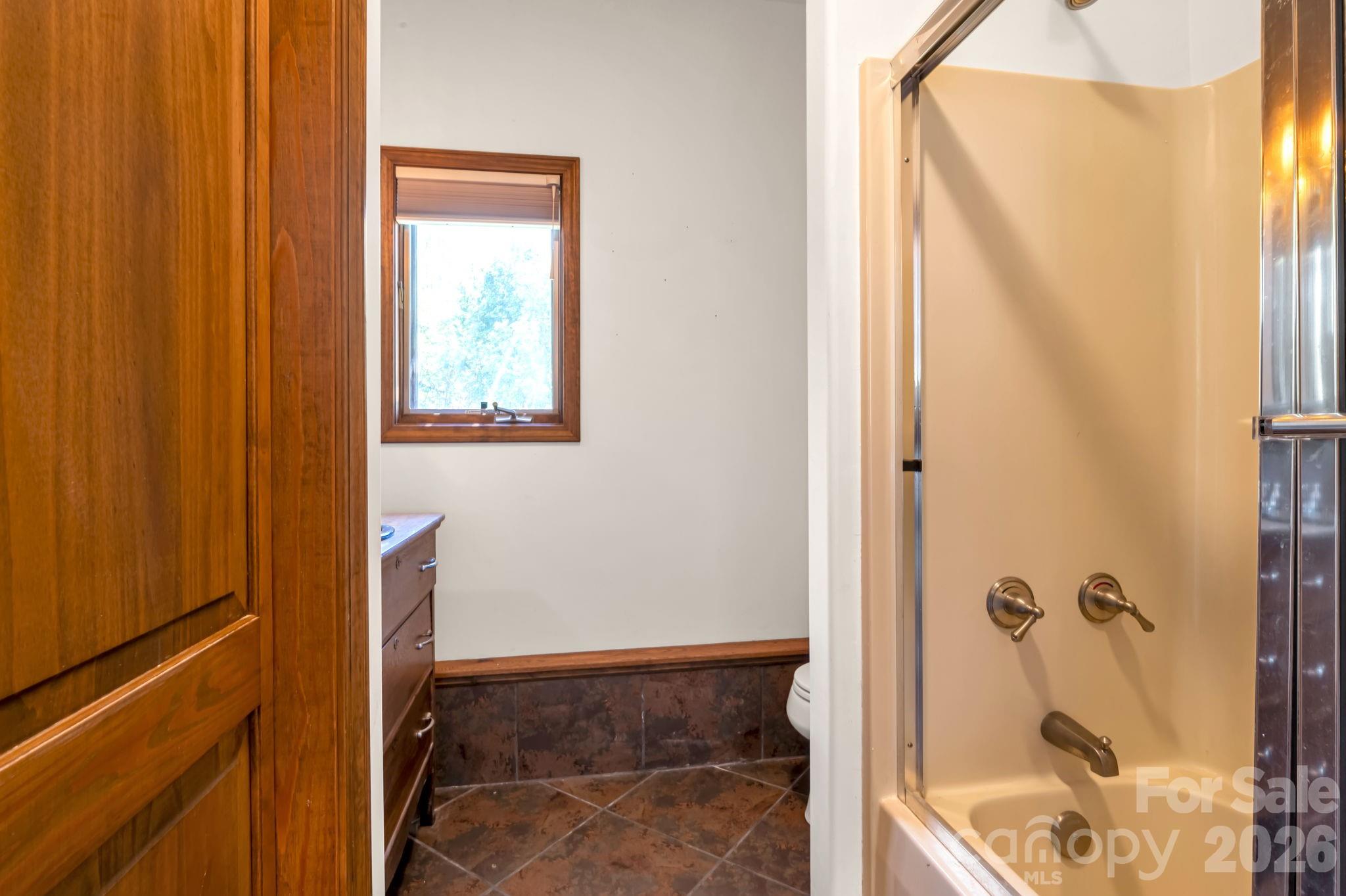 3104 Cove Loop Road — Hendersonville