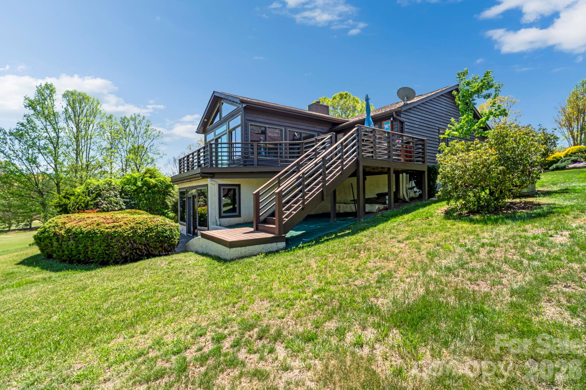 3104 Cove Loop Road — Hendersonville
