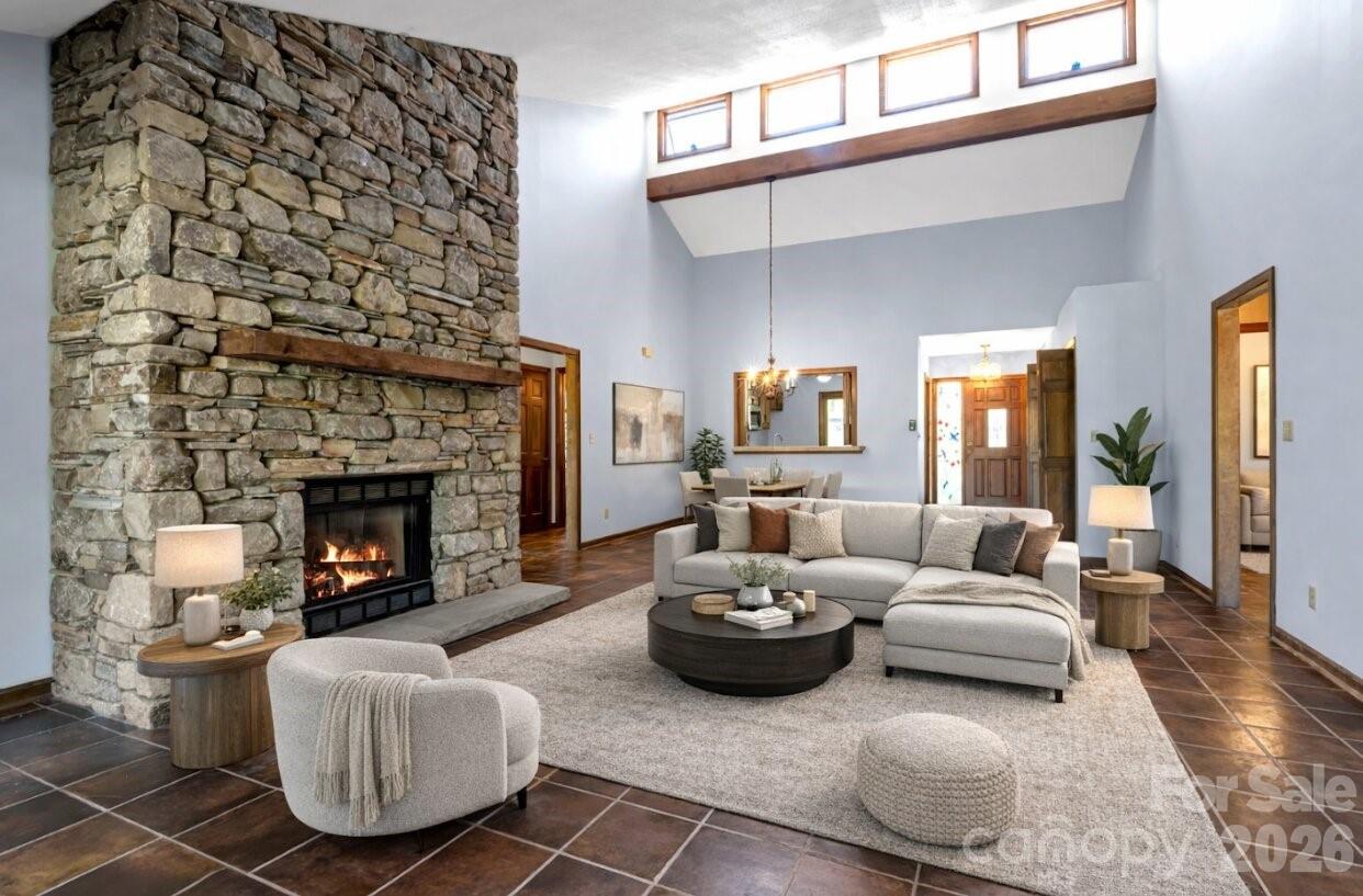 3104 Cove Loop Road — Hendersonville