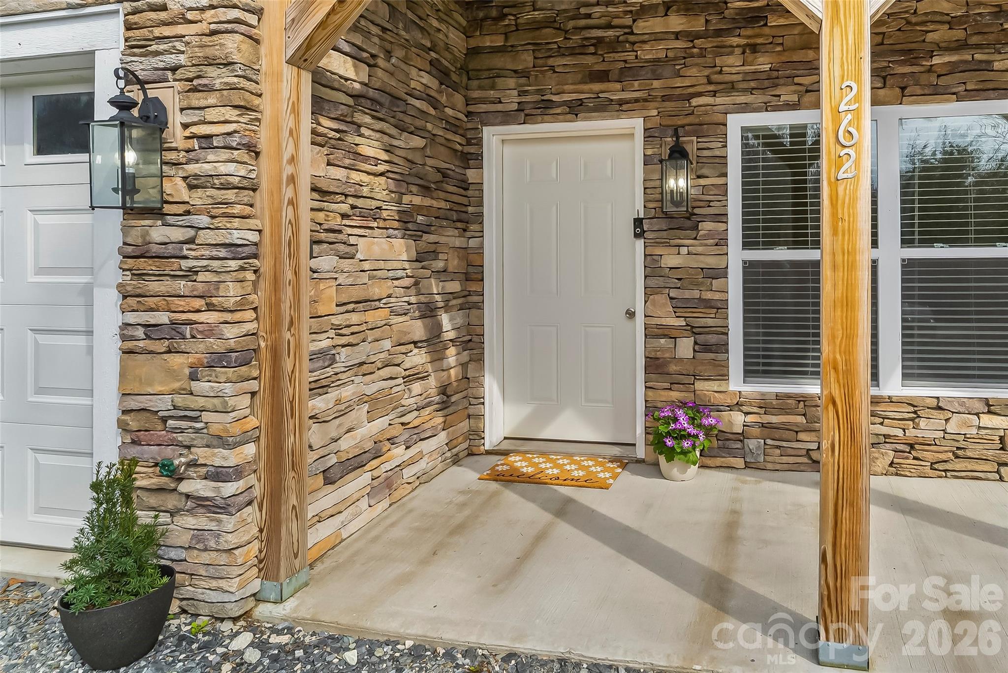 262 Old Bristol Road — Boone