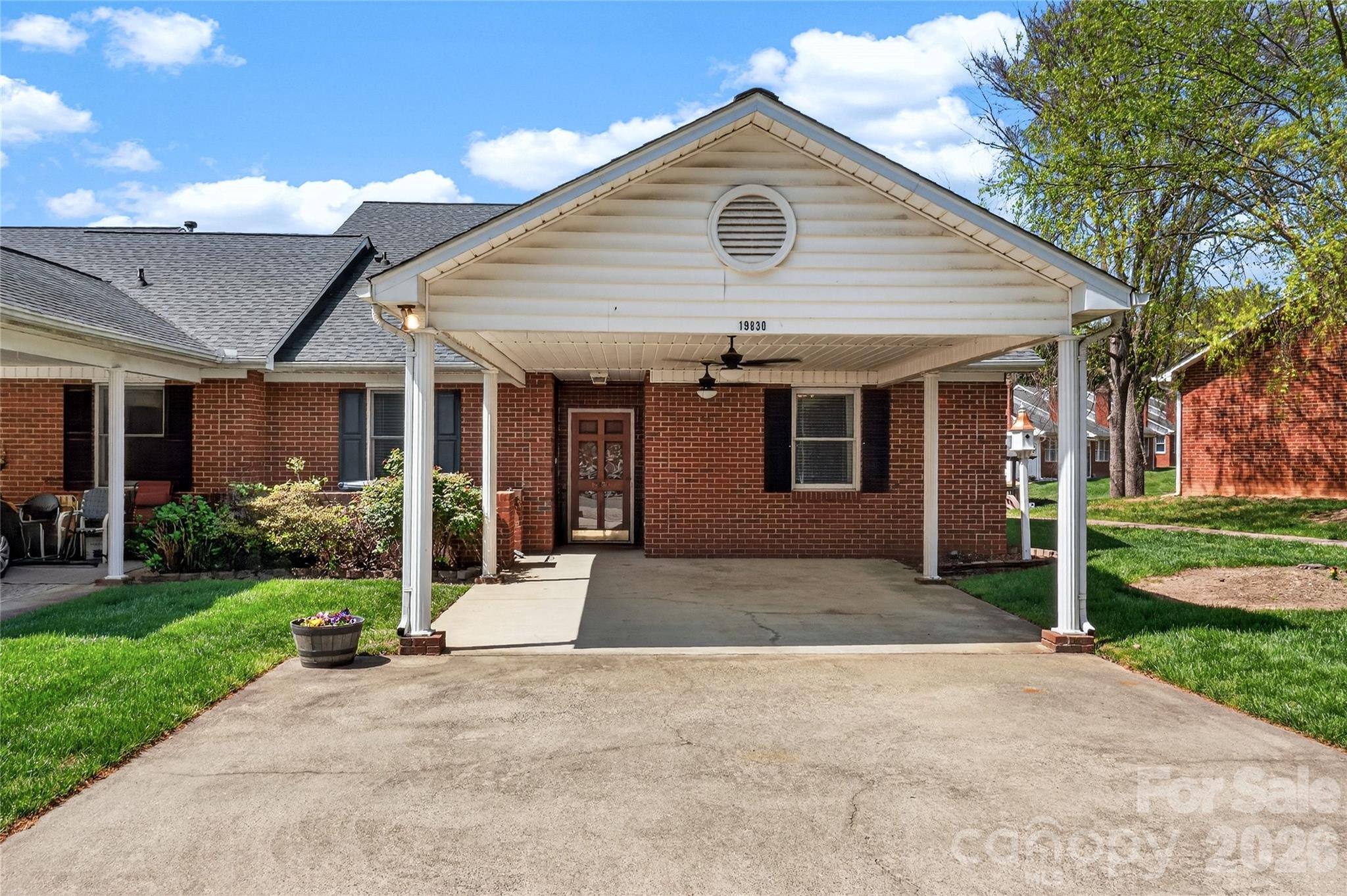 19830 Oak Leaf Circle — Cornelius