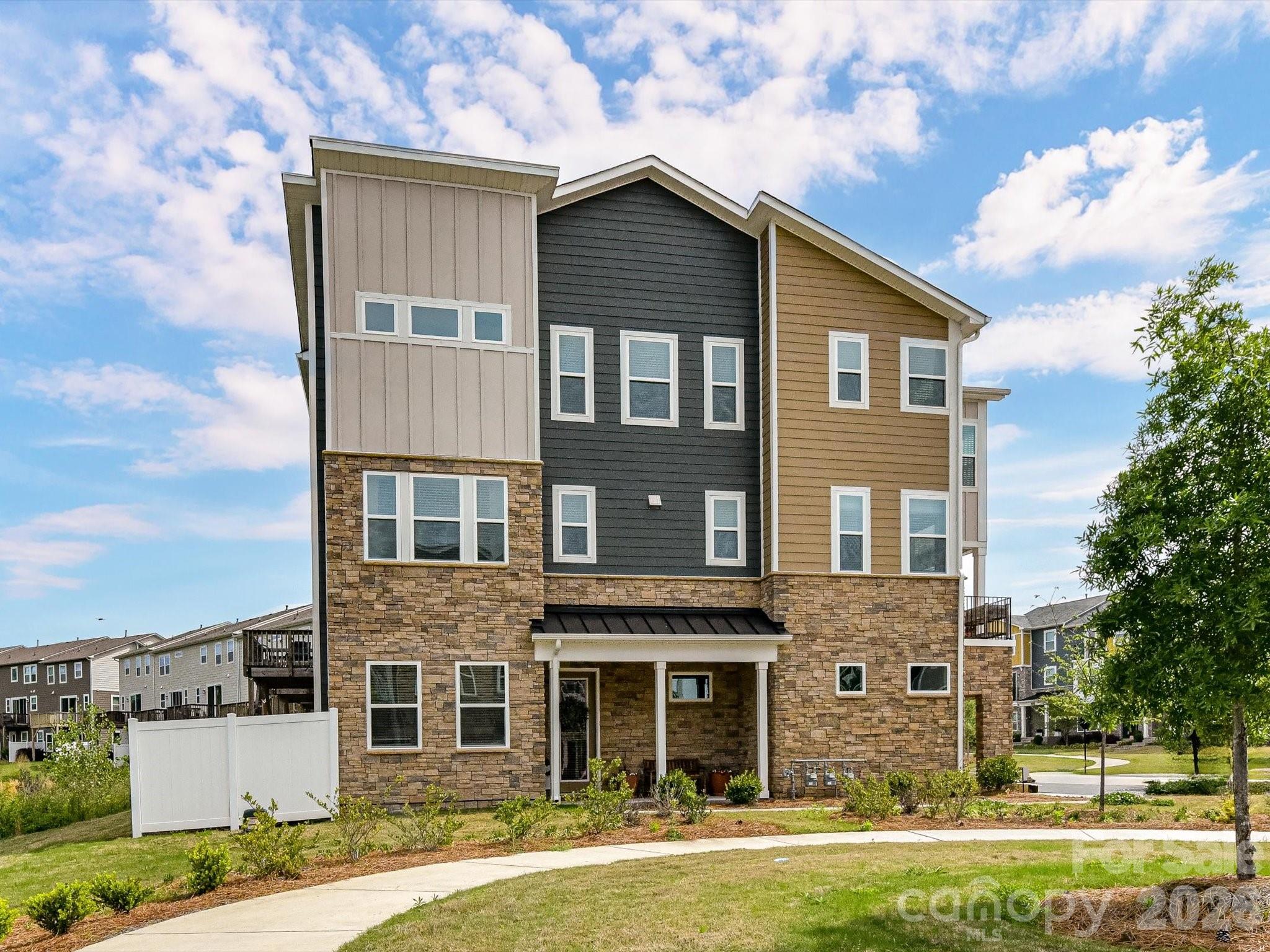 2744 Ensemble Court — Charlotte