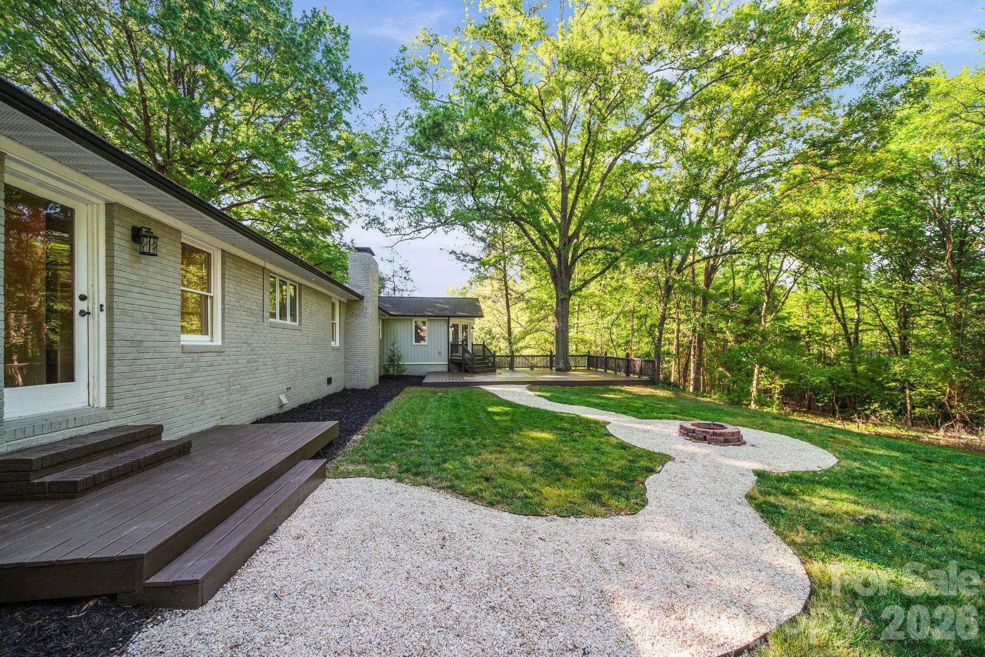 570 Crestside Drive SE — Concord
