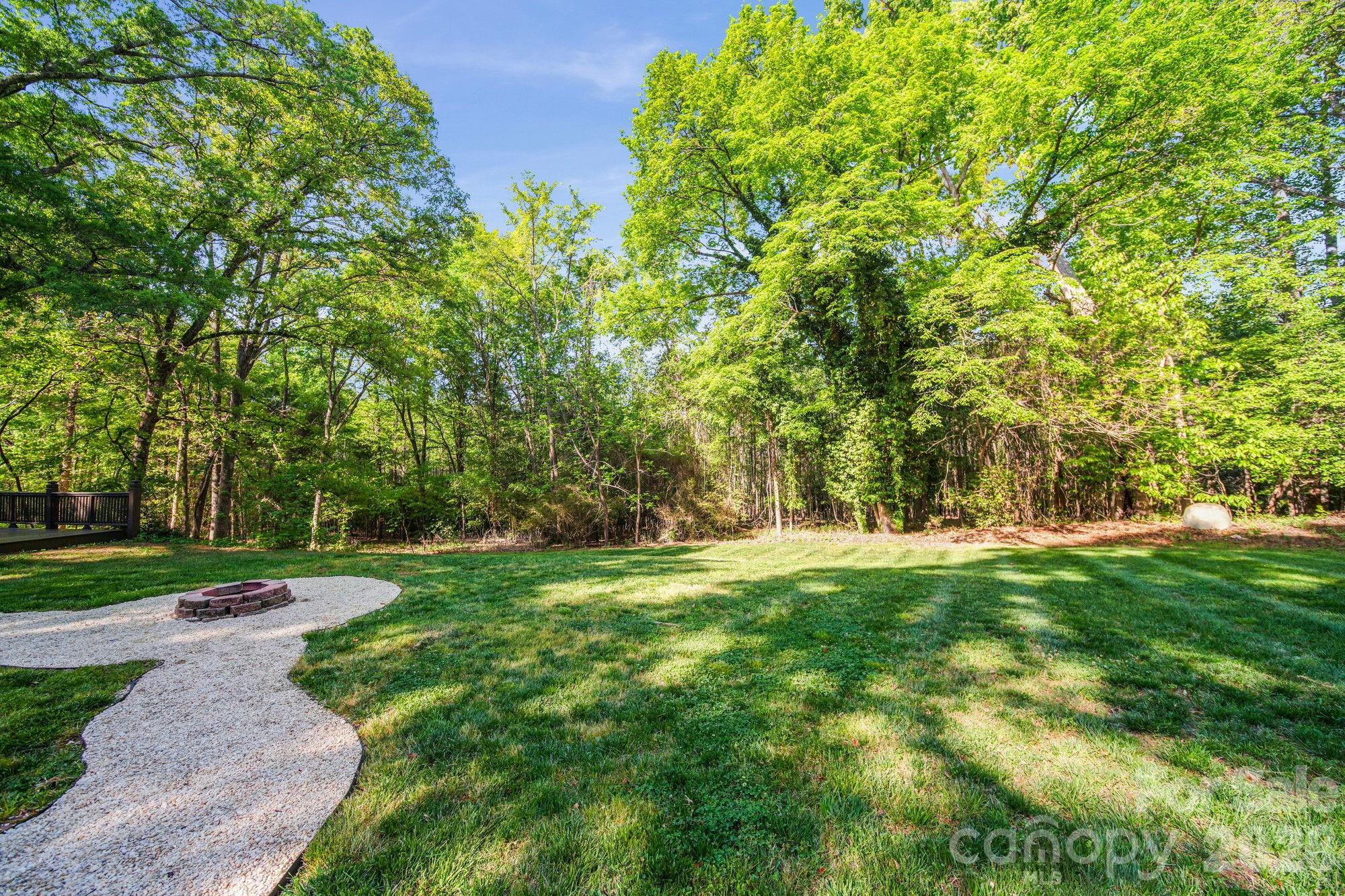 570 Crestside Drive SE — Concord