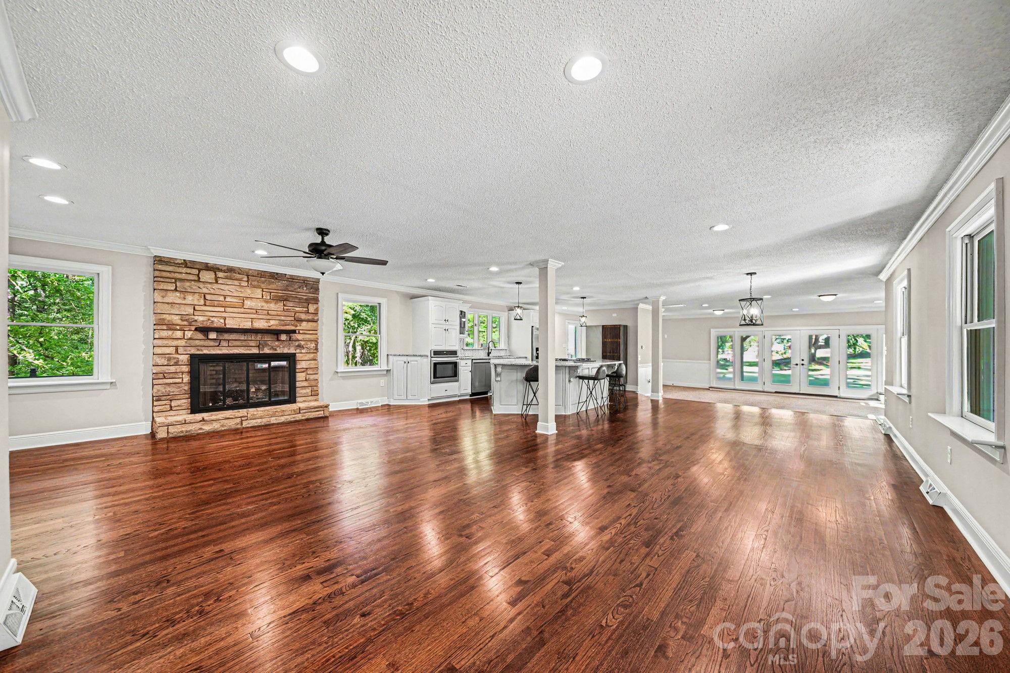 570 Crestside Drive SE — Concord