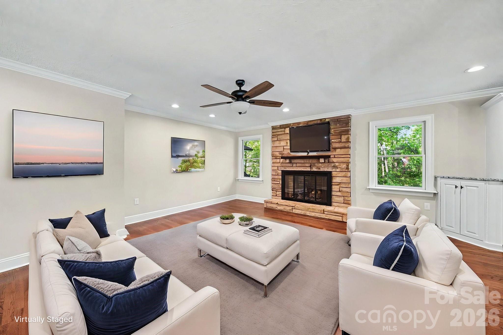 570 Crestside Drive SE — Concord