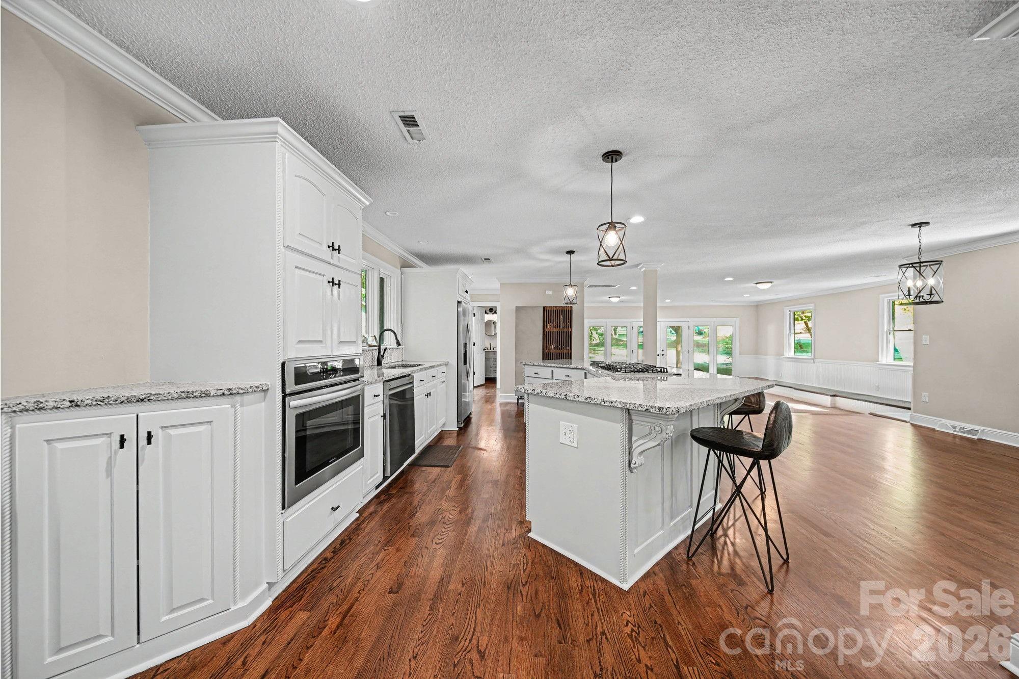 570 Crestside Drive SE — Concord