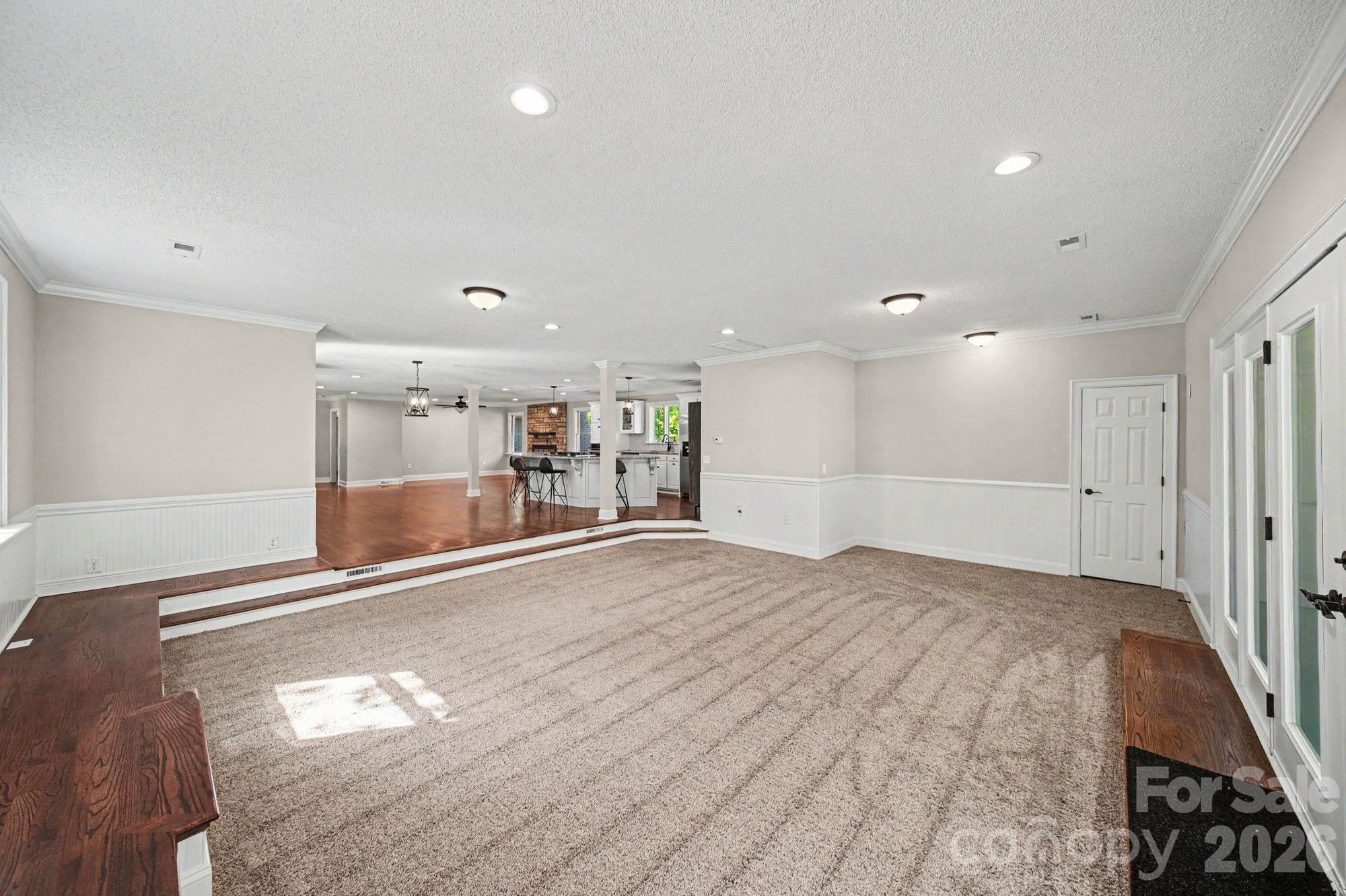 570 Crestside Drive SE — Concord