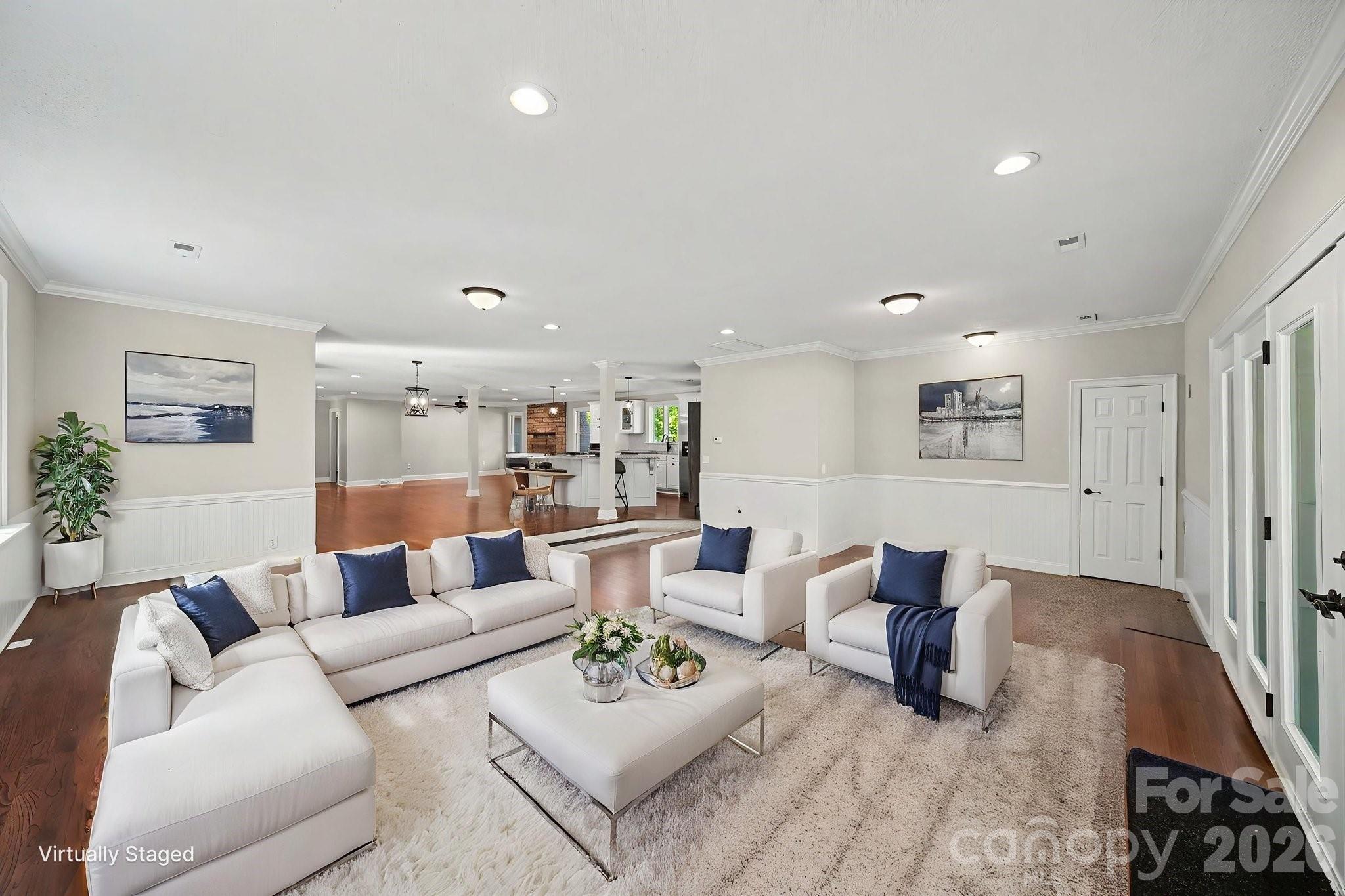 570 Crestside Drive SE — Concord