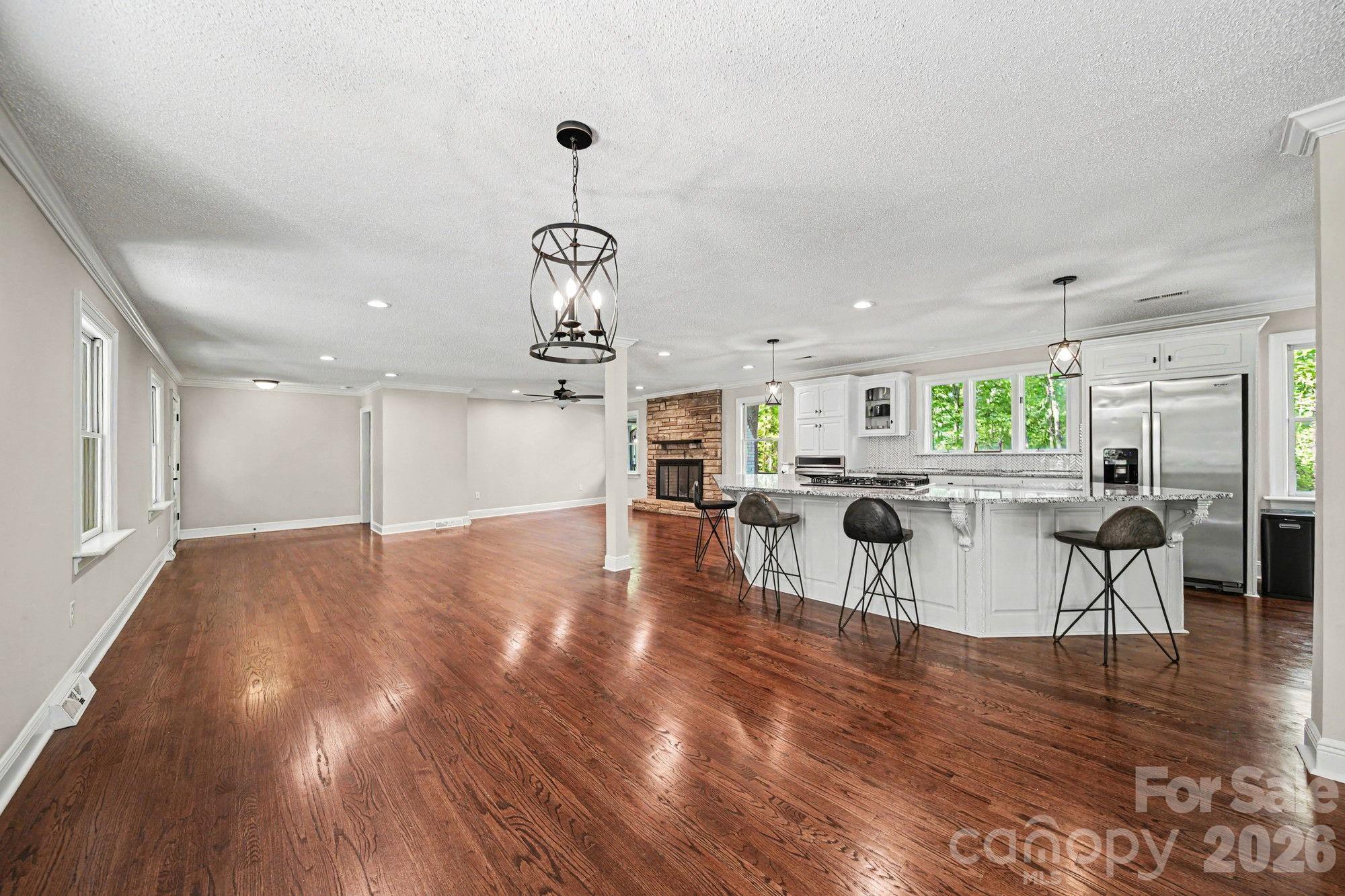 570 Crestside Drive SE — Concord