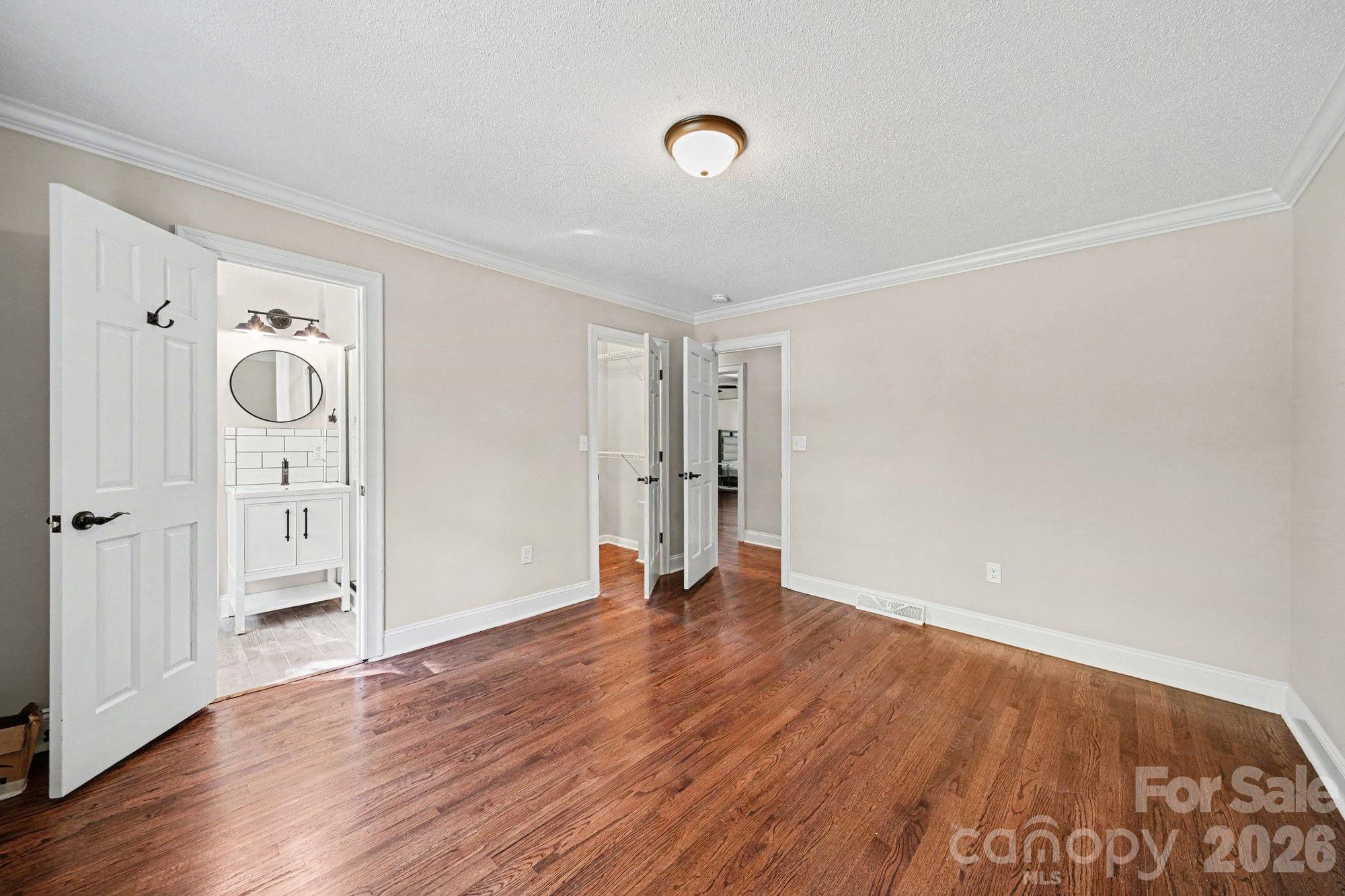 570 Crestside Drive SE — Concord