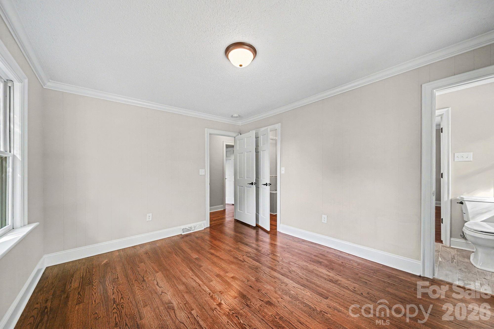570 Crestside Drive SE — Concord