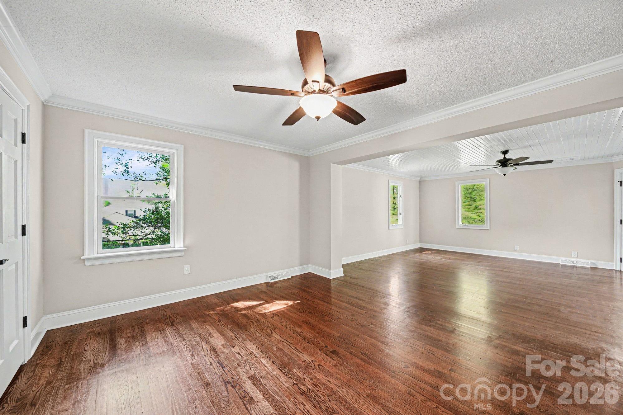 570 Crestside Drive SE — Concord