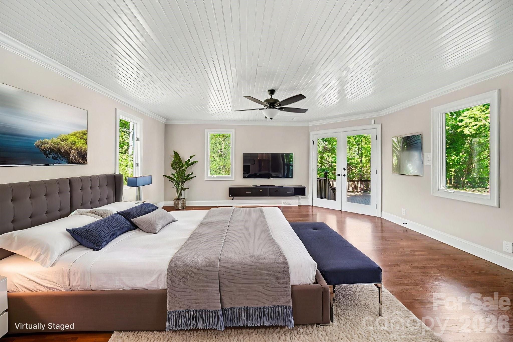 570 Crestside Drive SE — Concord
