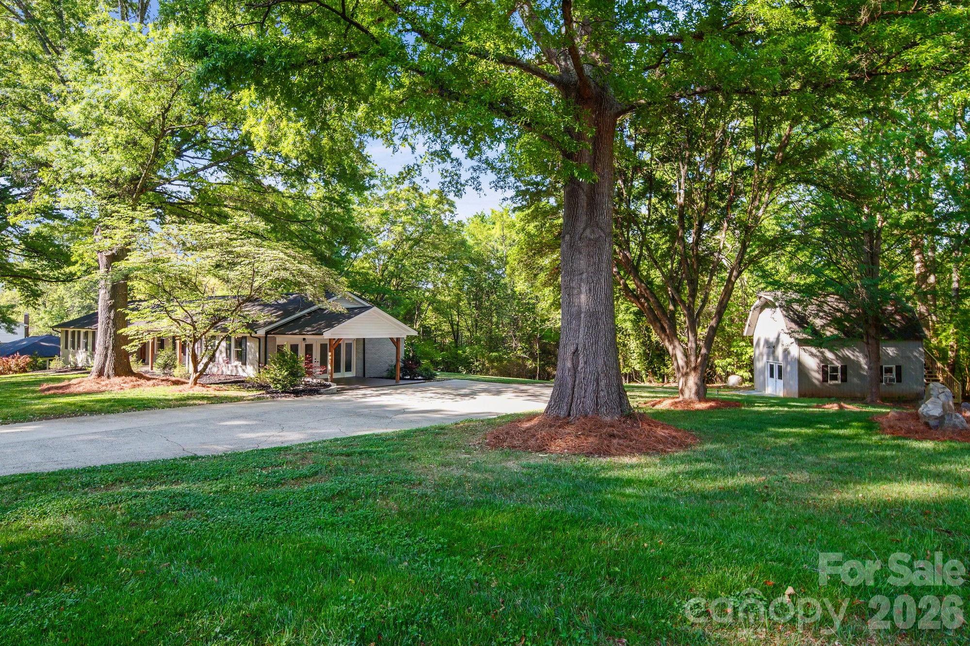 570 Crestside Drive SE — Concord