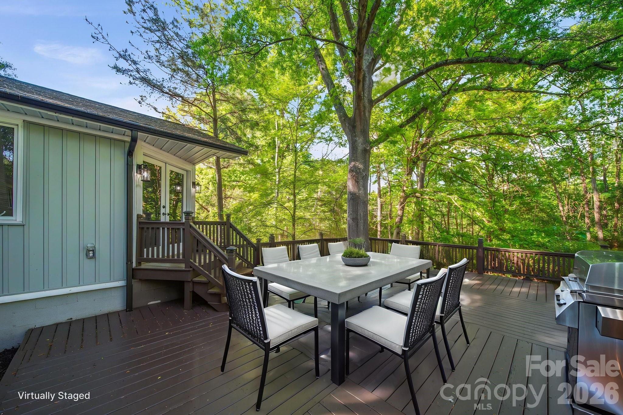 570 Crestside Drive SE — Concord