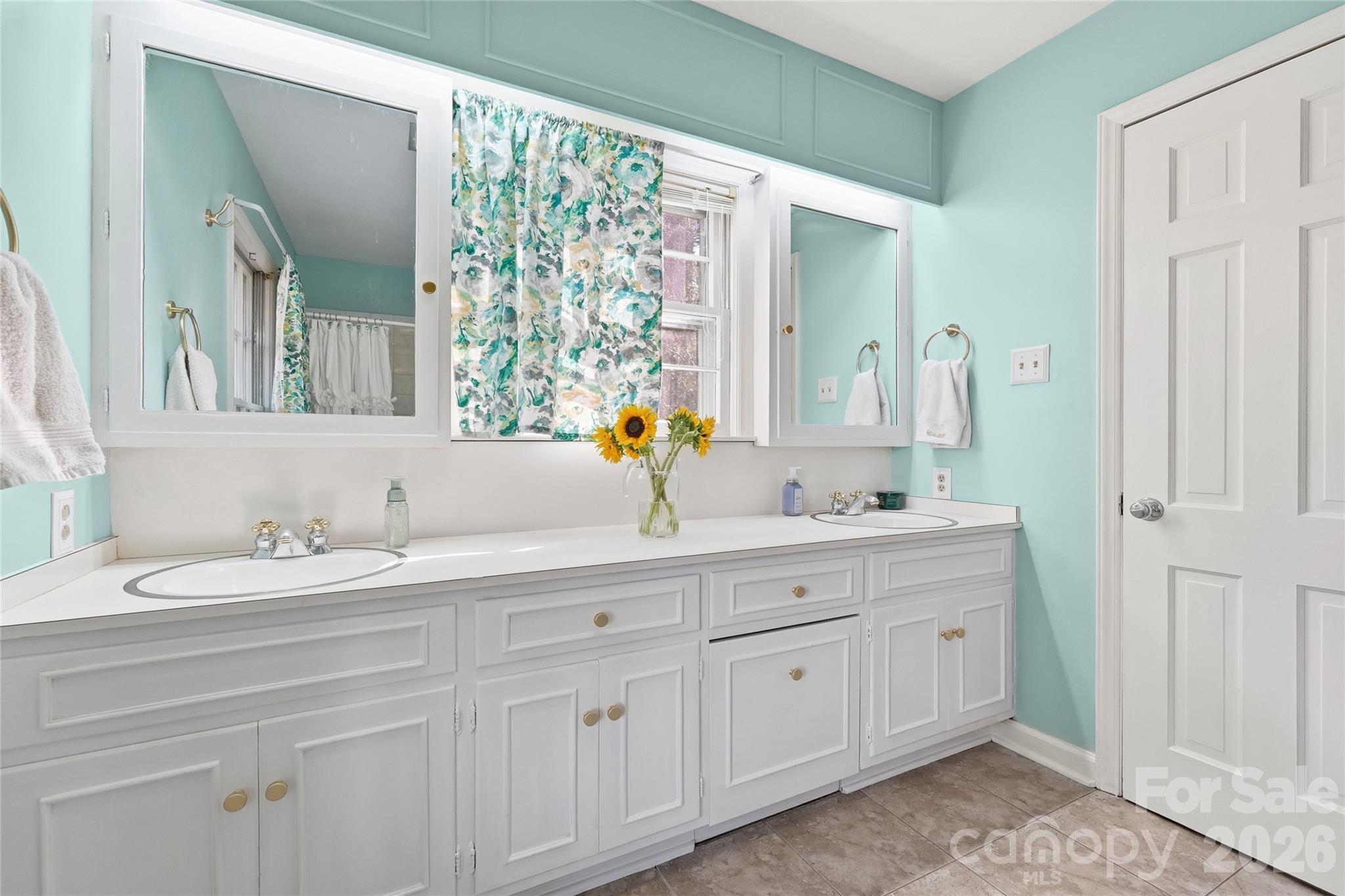 604 Whittington Place — Statesville