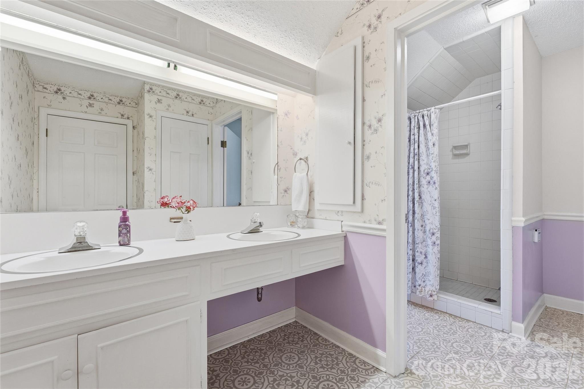 604 Whittington Place — Statesville