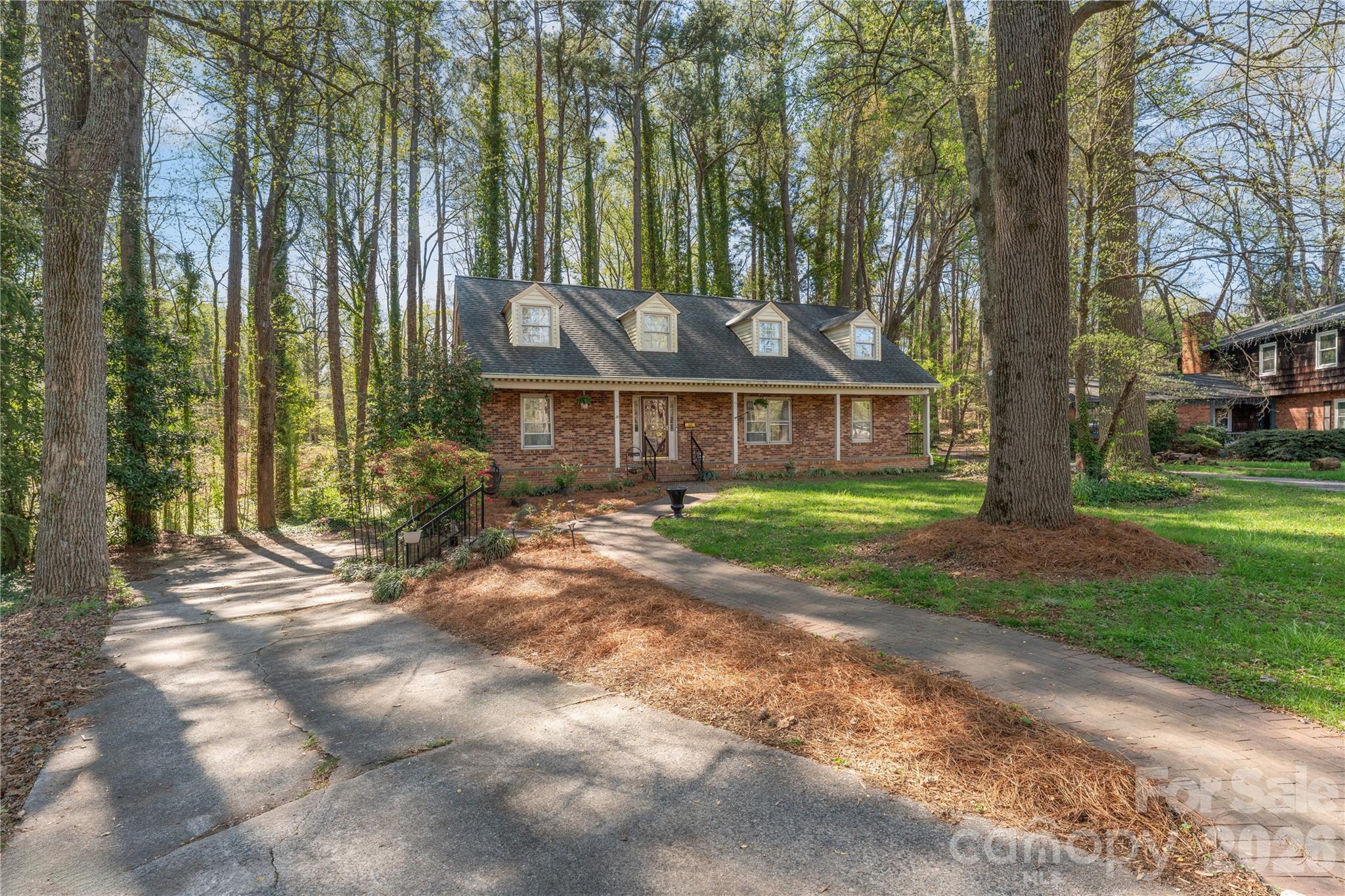 604 Whittington Place — Statesville