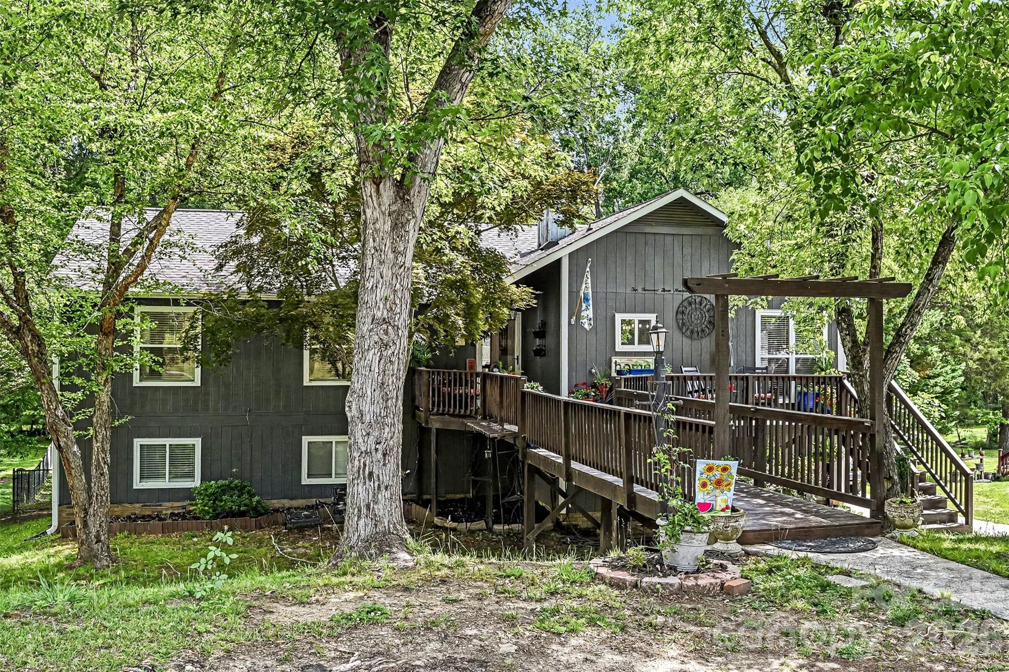 10319 Camelback Circle — Charlotte