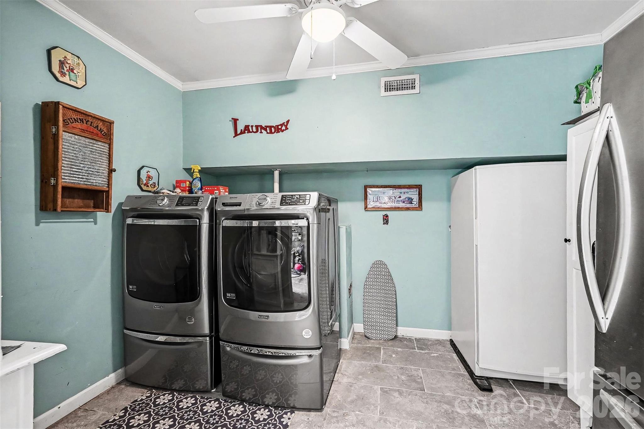 10319 Camelback Circle — Charlotte