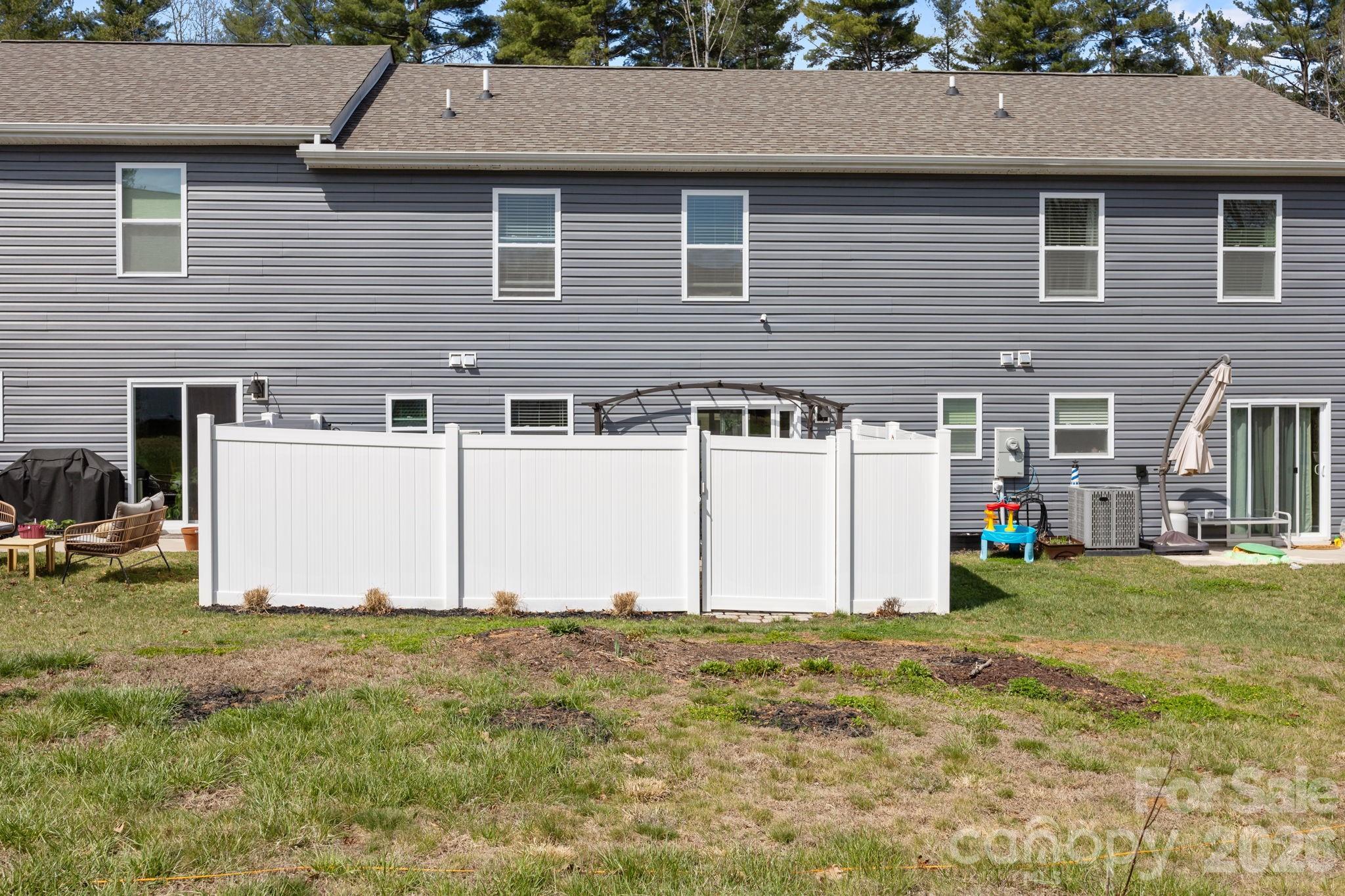 83 Malcolm Court — Candler