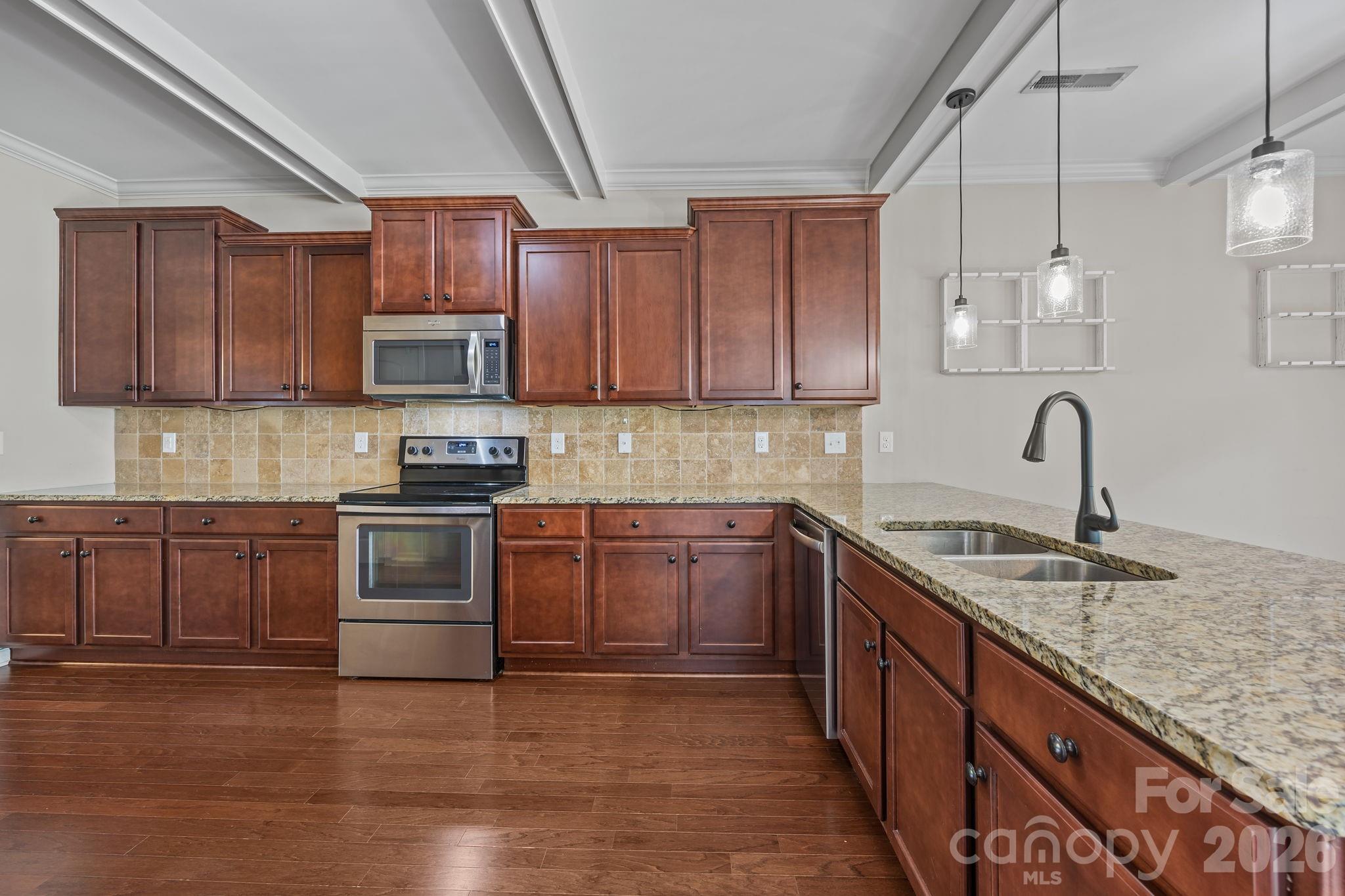 103 Hedgewood Drive — Mooresville