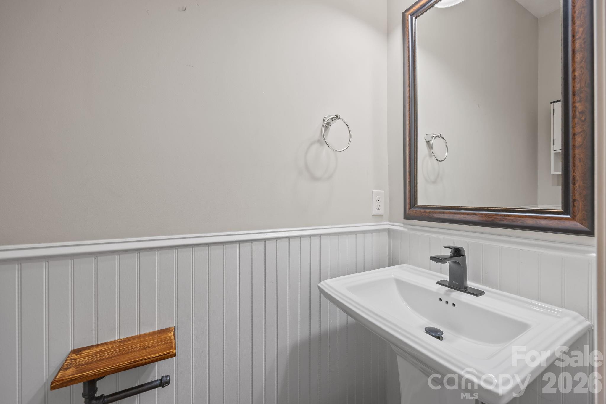 103 Hedgewood Drive — Mooresville
