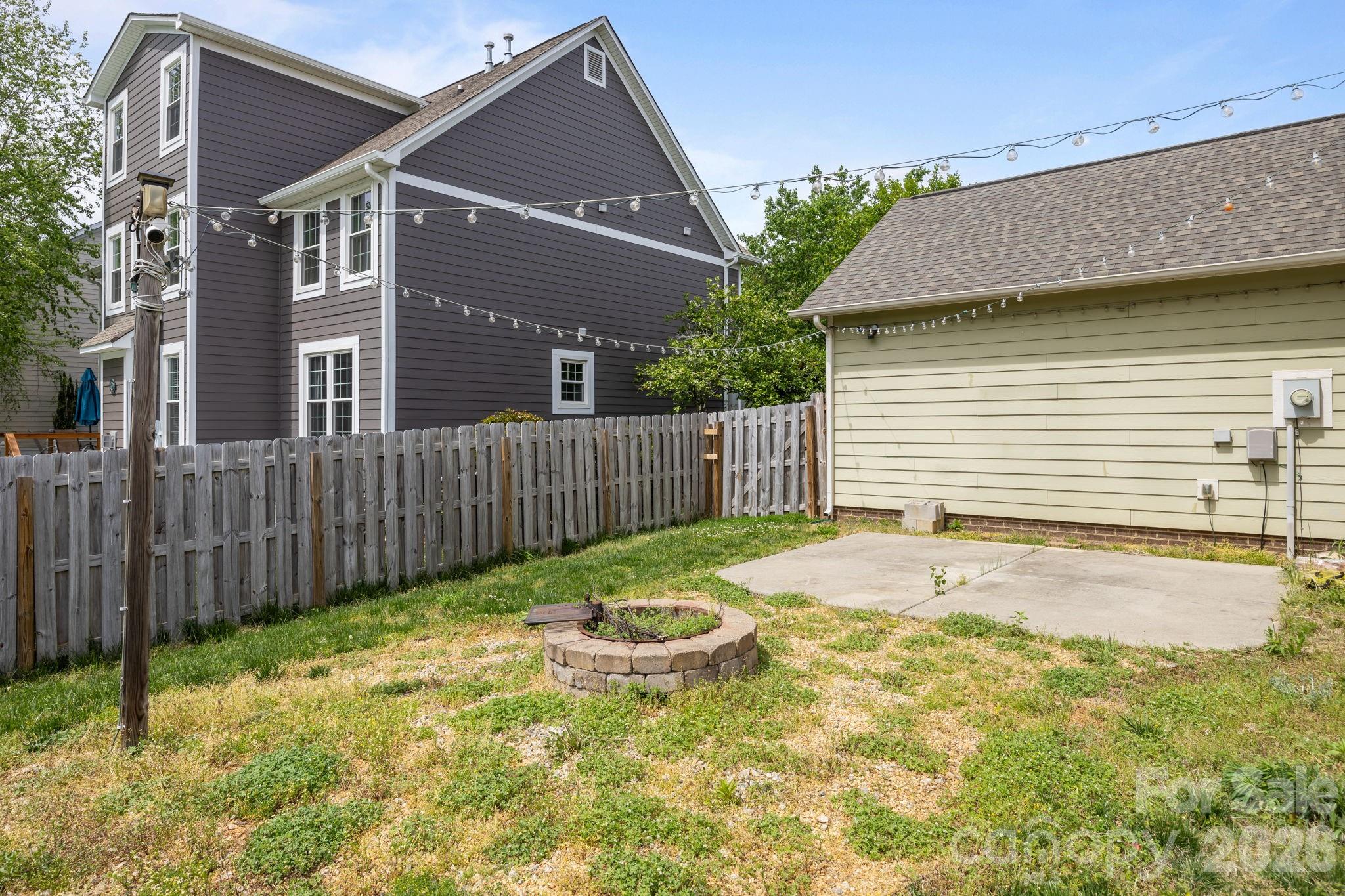 103 Hedgewood Drive — Mooresville