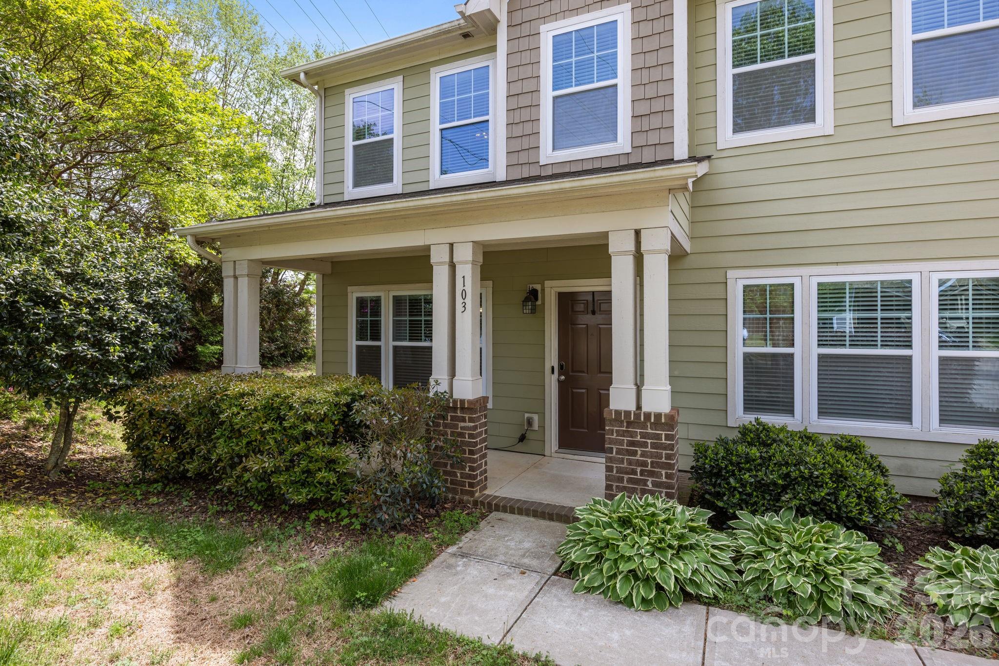 103 Hedgewood Drive — Mooresville