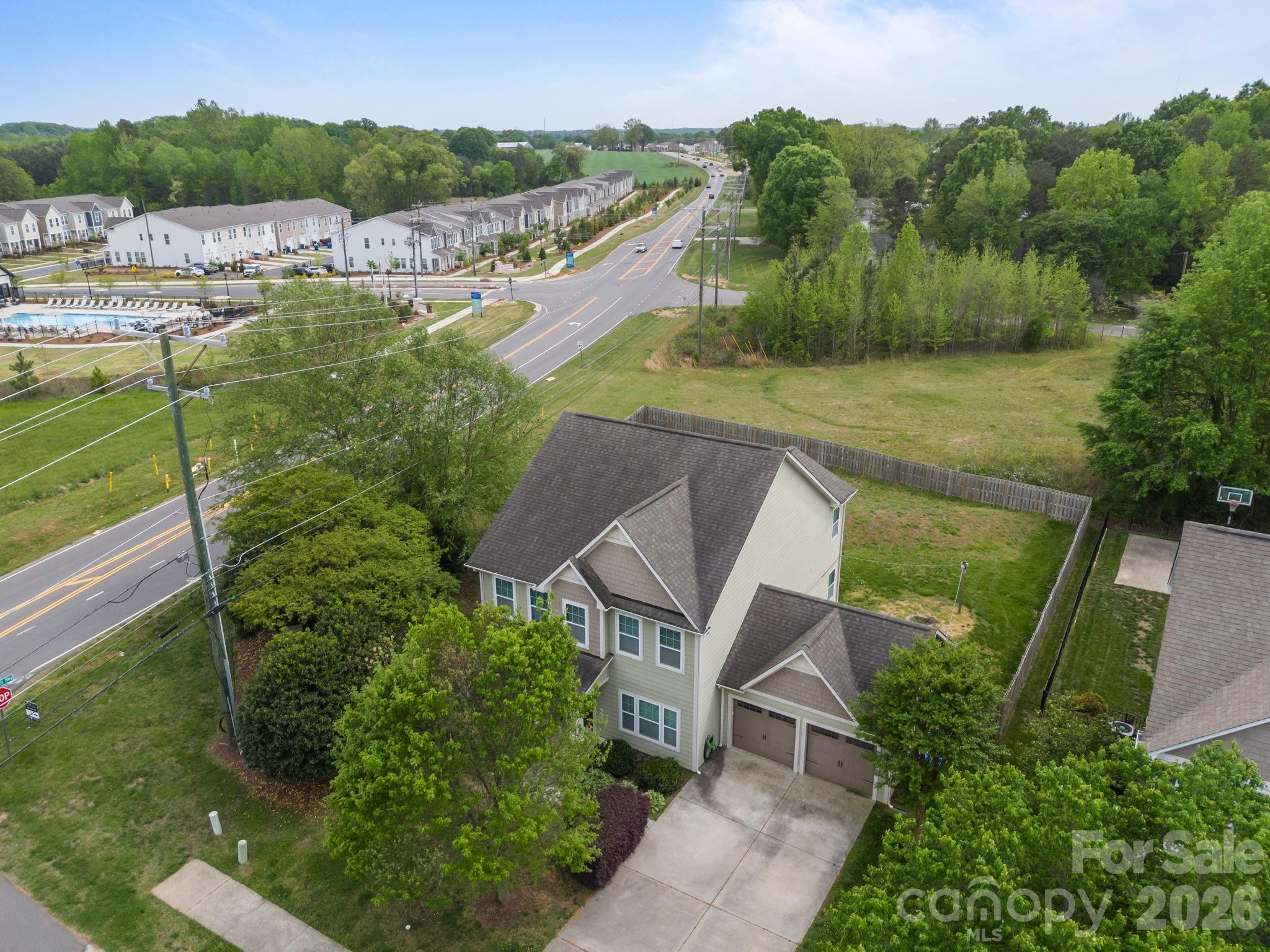 103 Hedgewood Drive — Mooresville