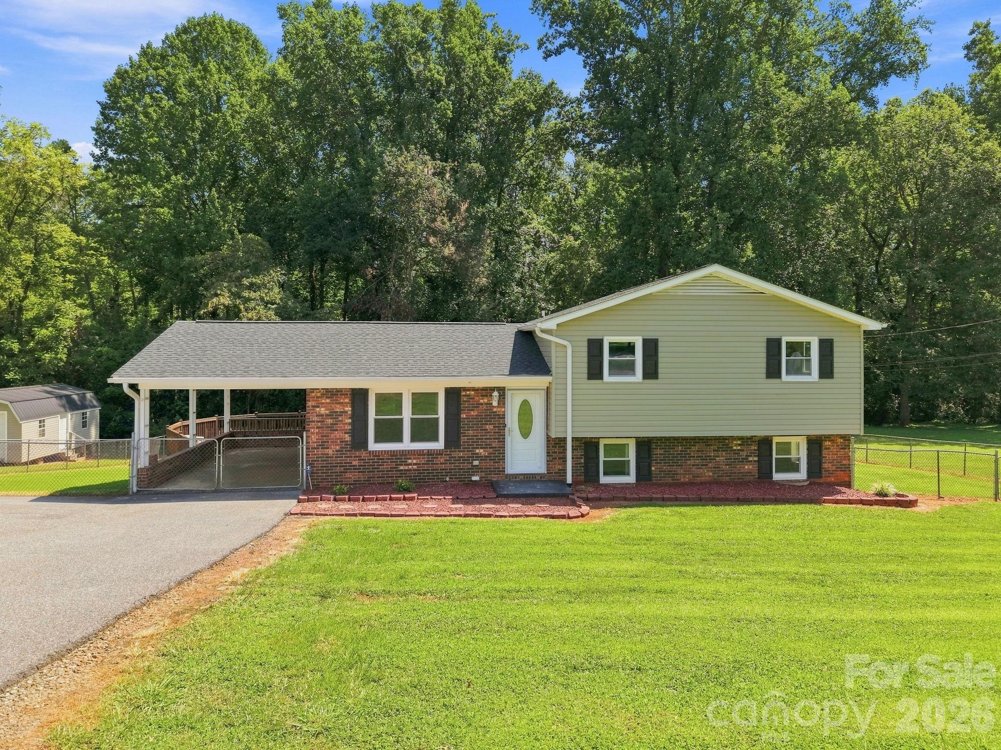 3730 Sedgefield Drive — Conover